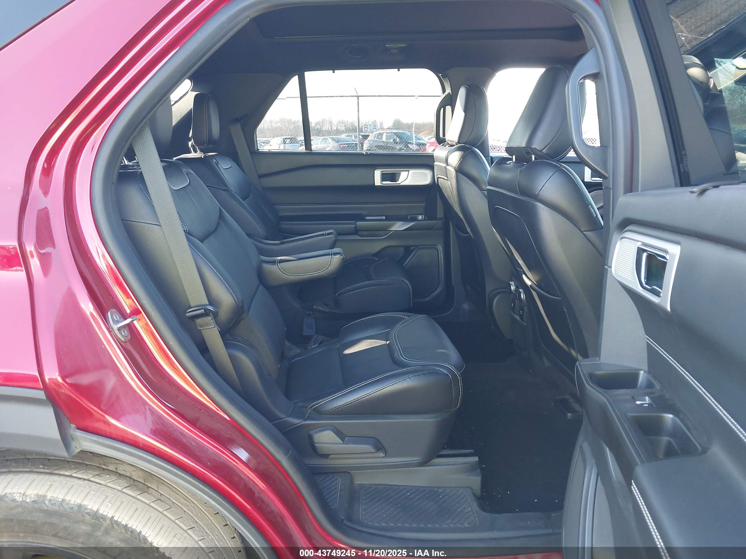 FORD EXPLORER image 8