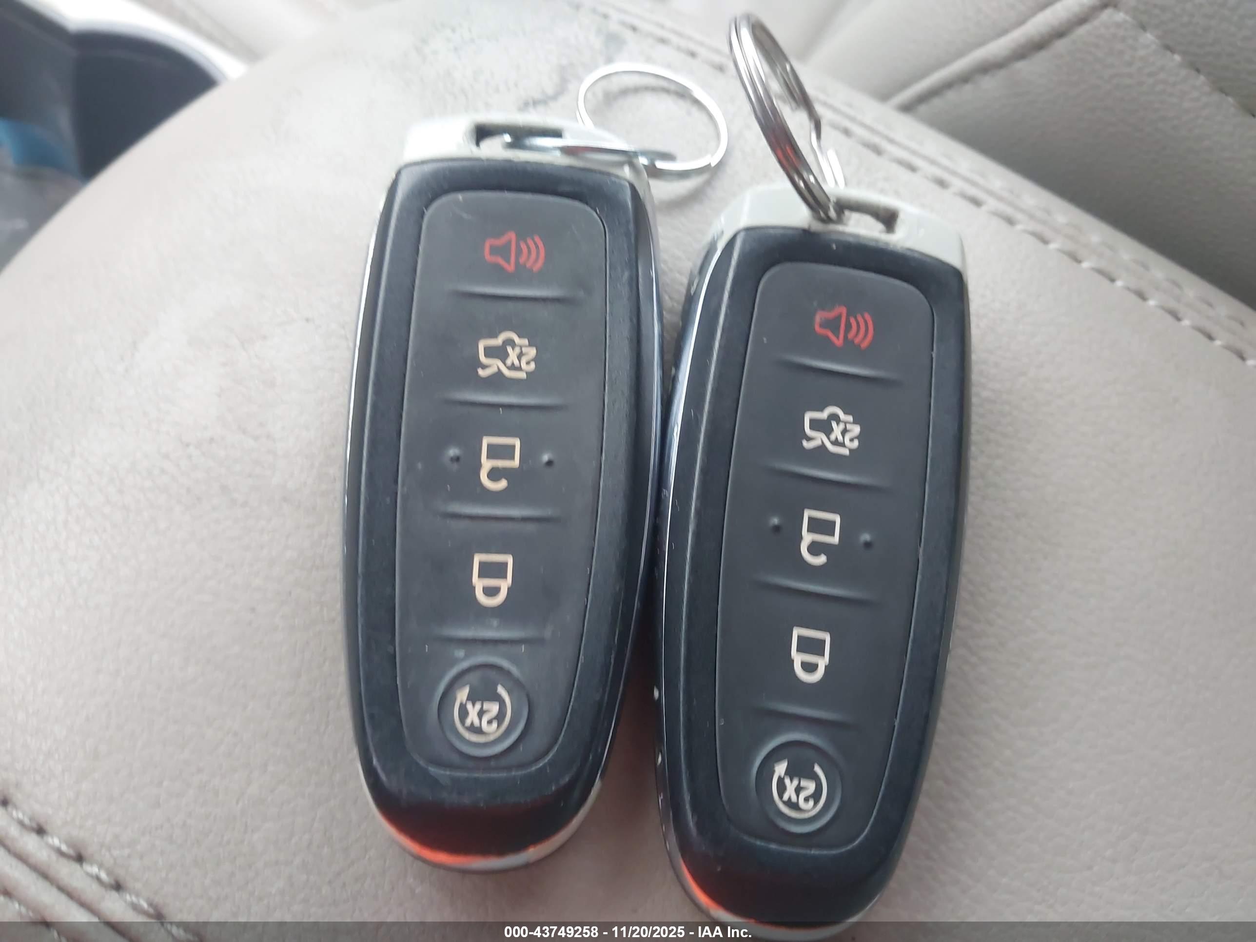 FORD C-MAX image 11