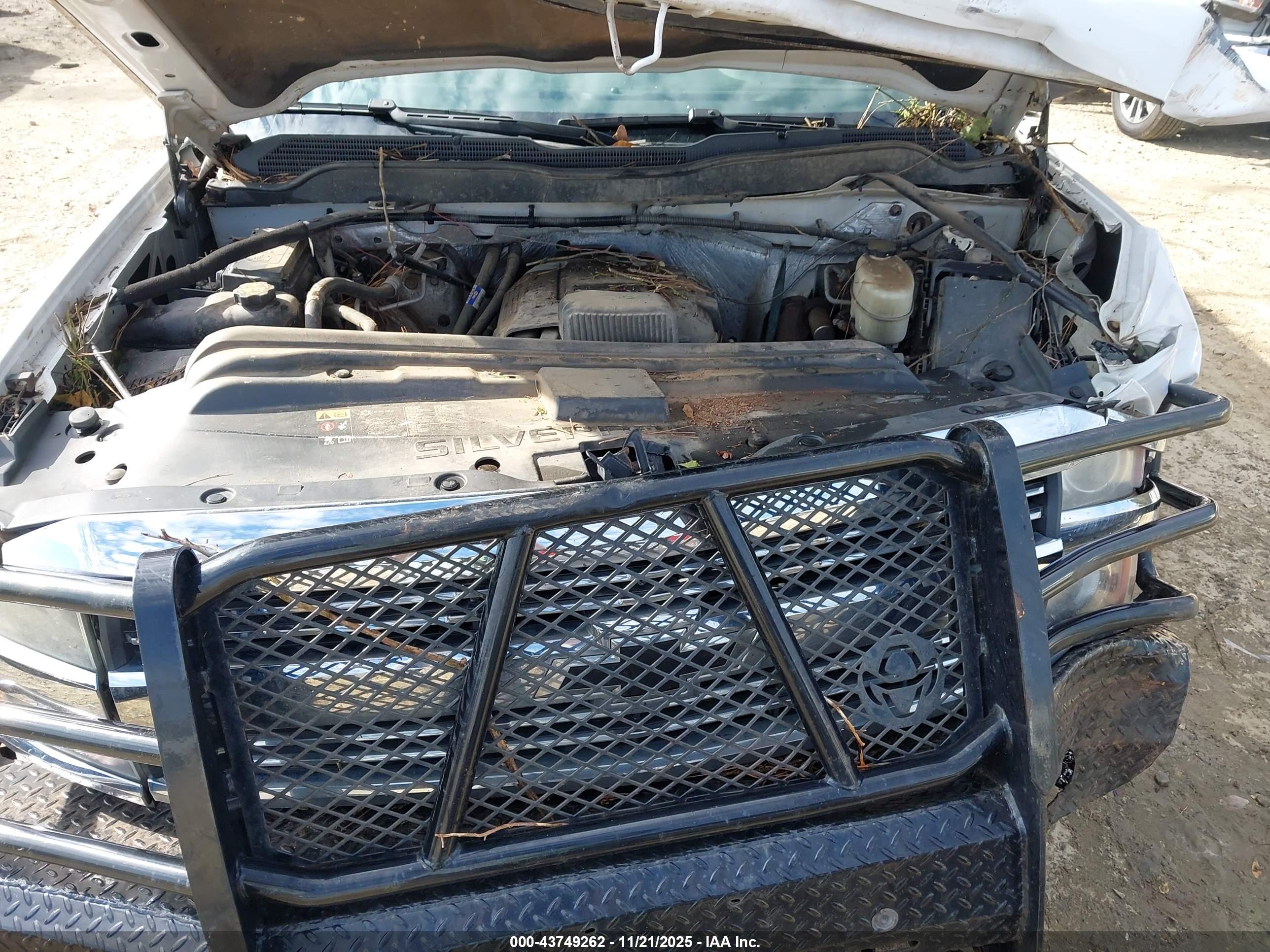 CHEVROLET SILVERADO image 10