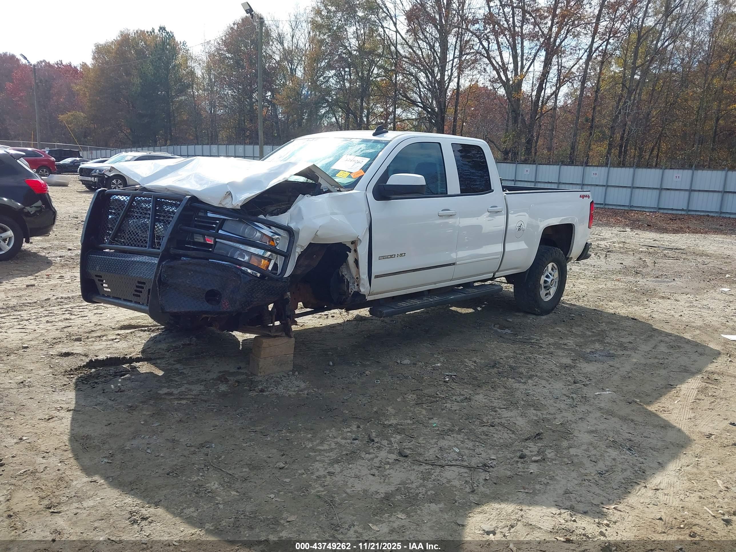 CHEVROLET SILVERADO image 2