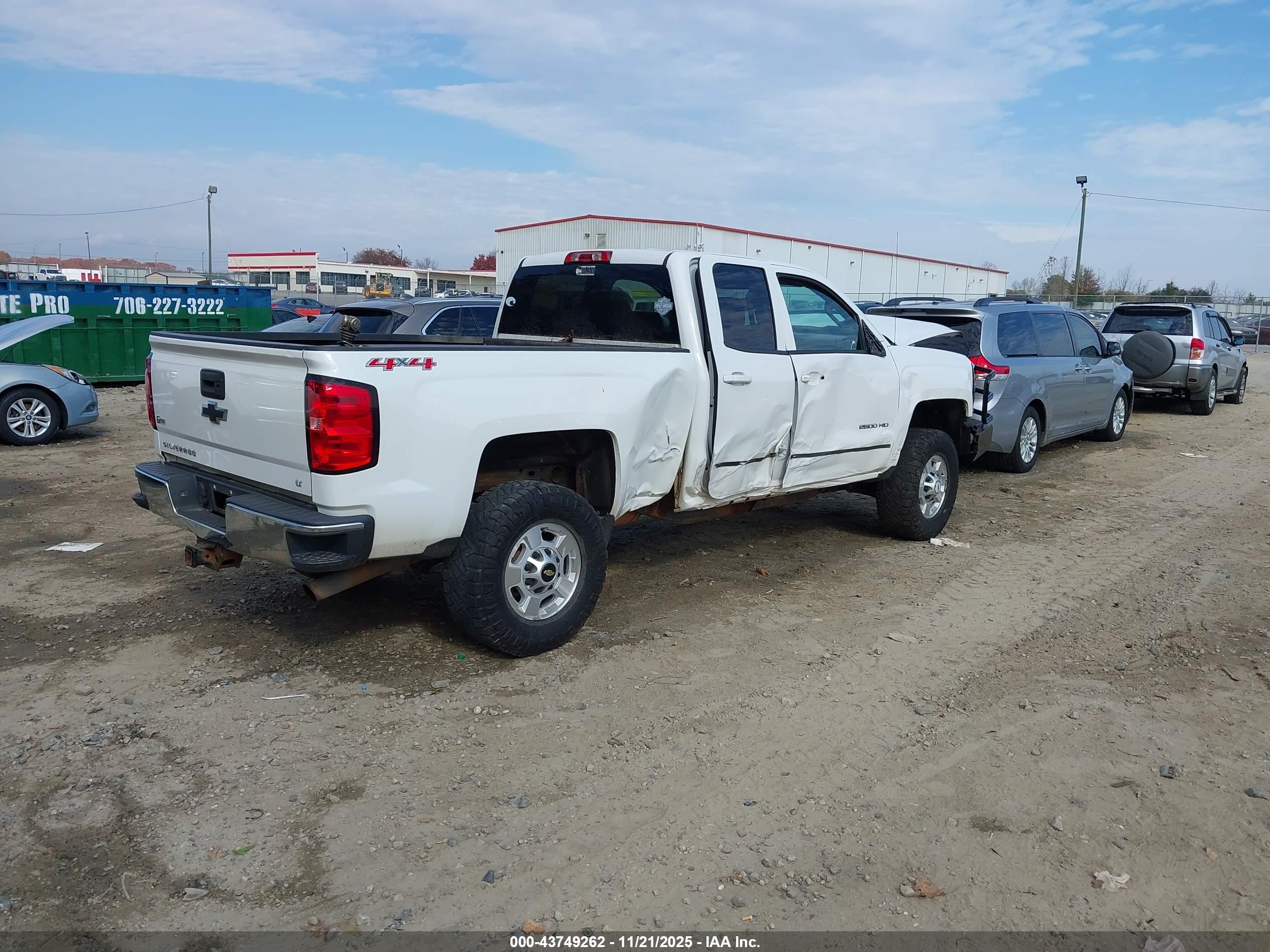 CHEVROLET SILVERADO image 4