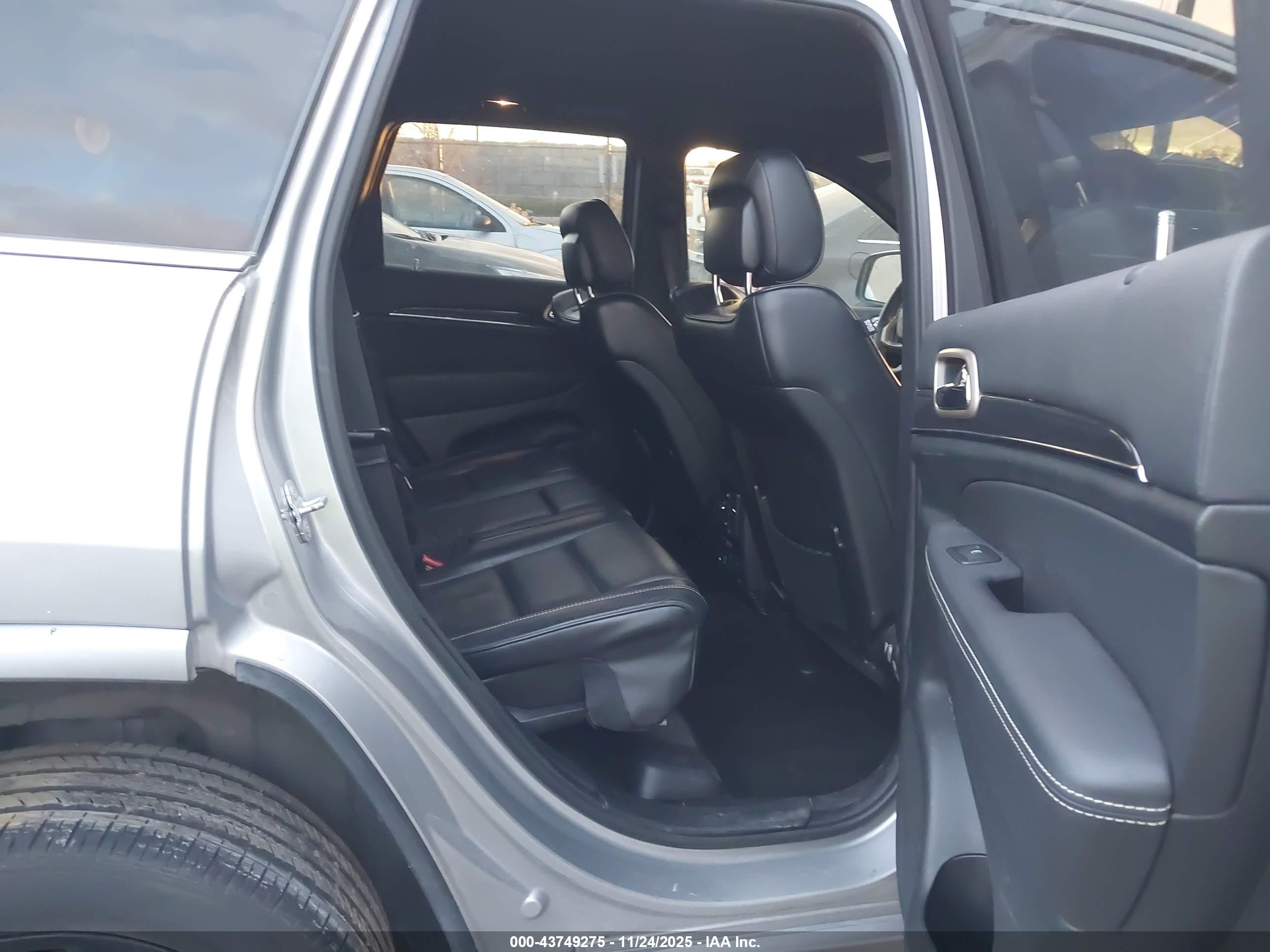 JEEP GRAND image 8