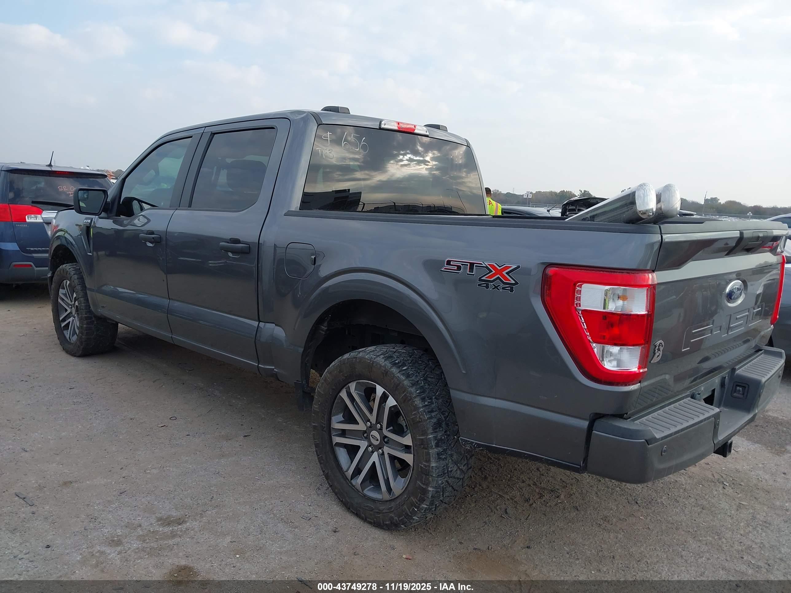 FORD F-150 image 3