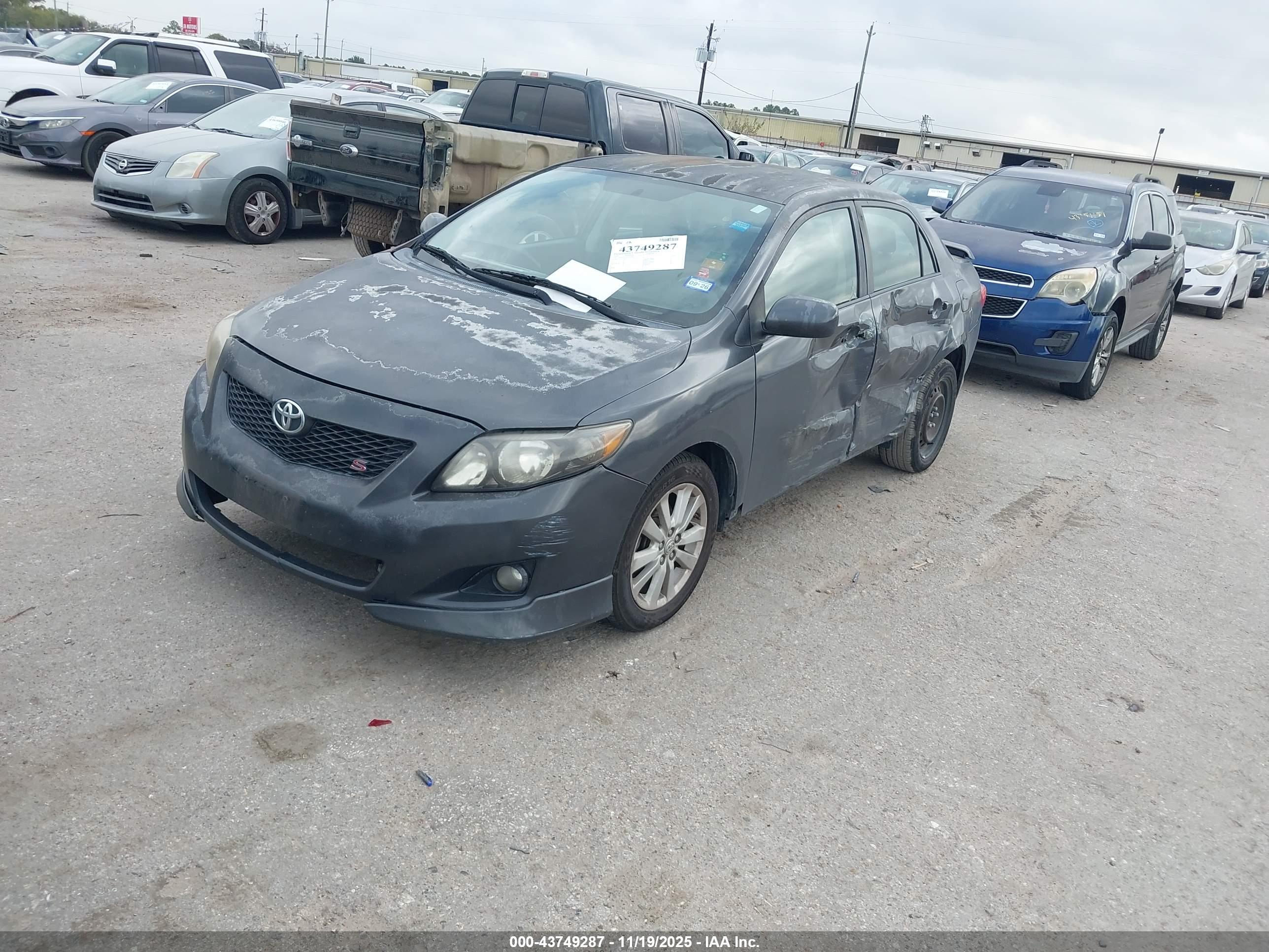 TOYOTA COROLLA image 2