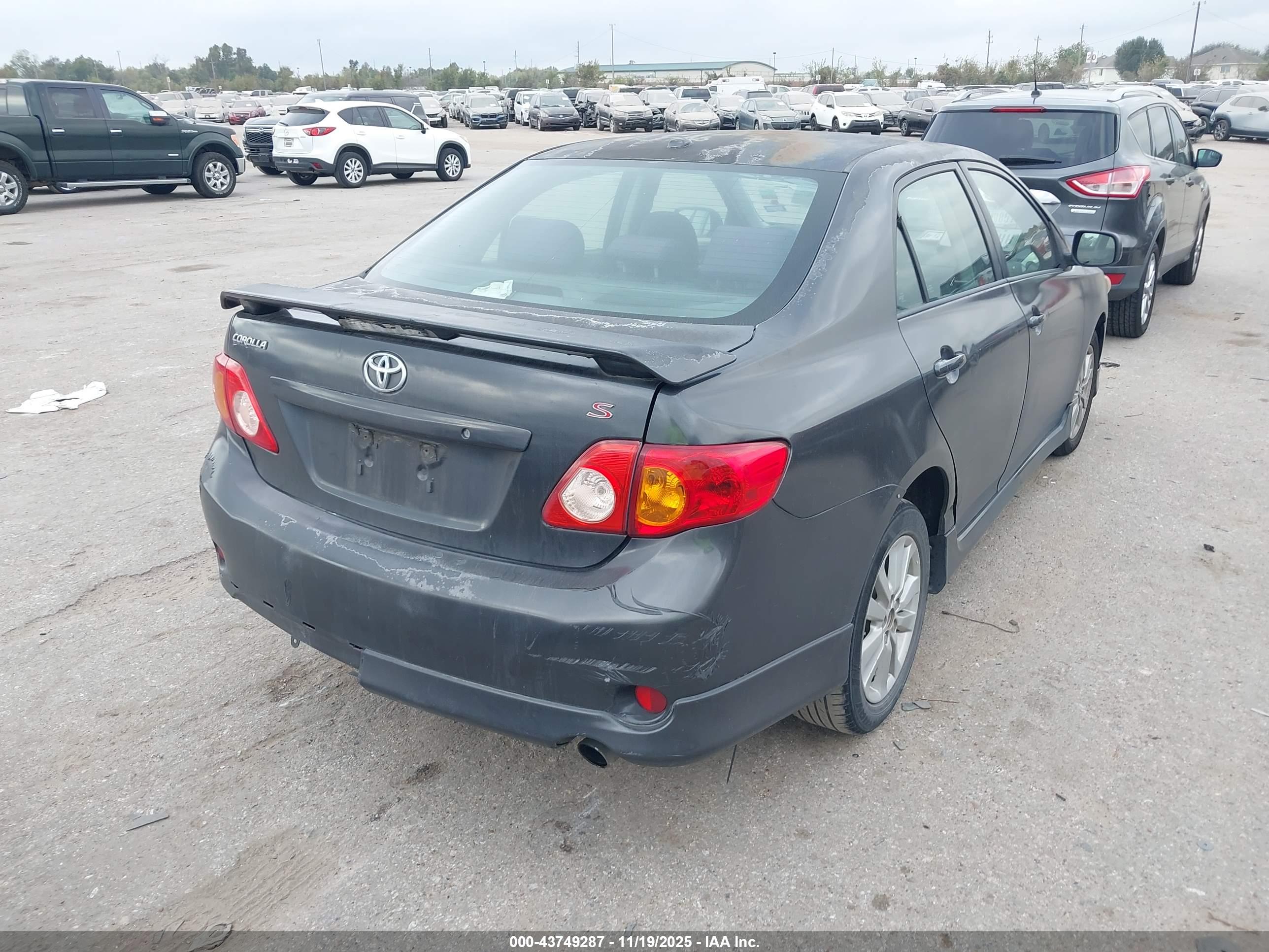 TOYOTA COROLLA image 4