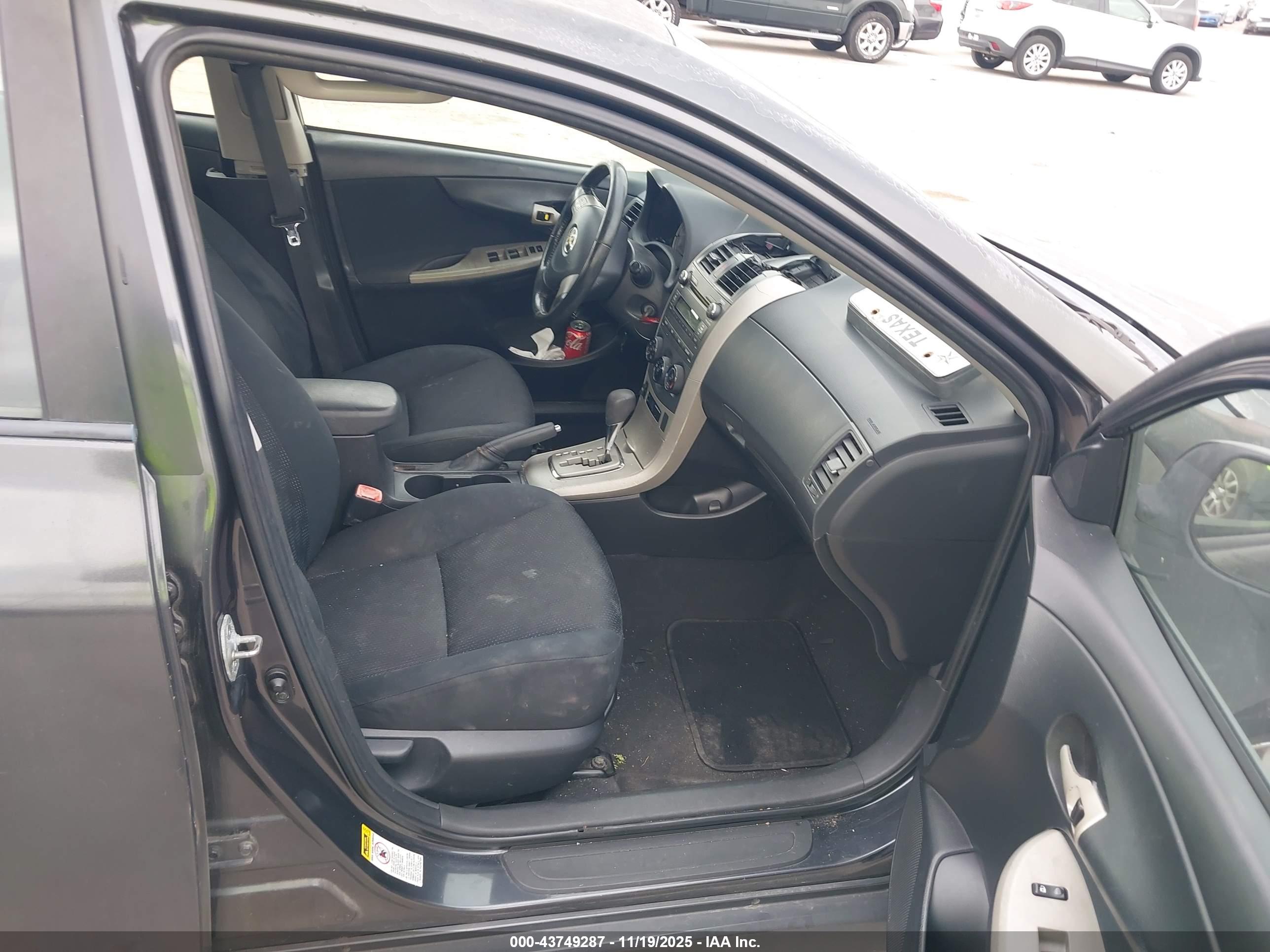 TOYOTA COROLLA image 5