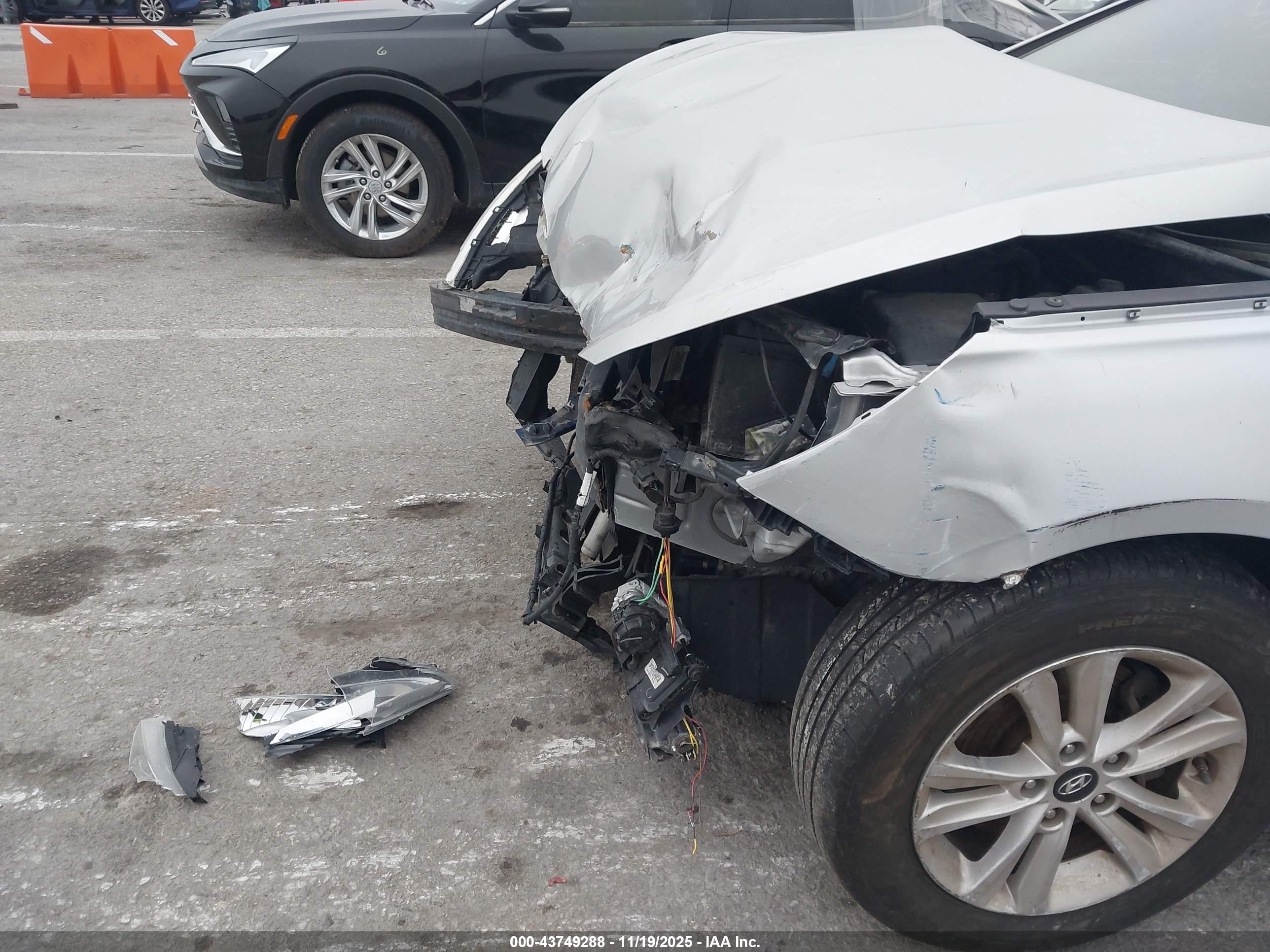 HYUNDAI SONATA image 6