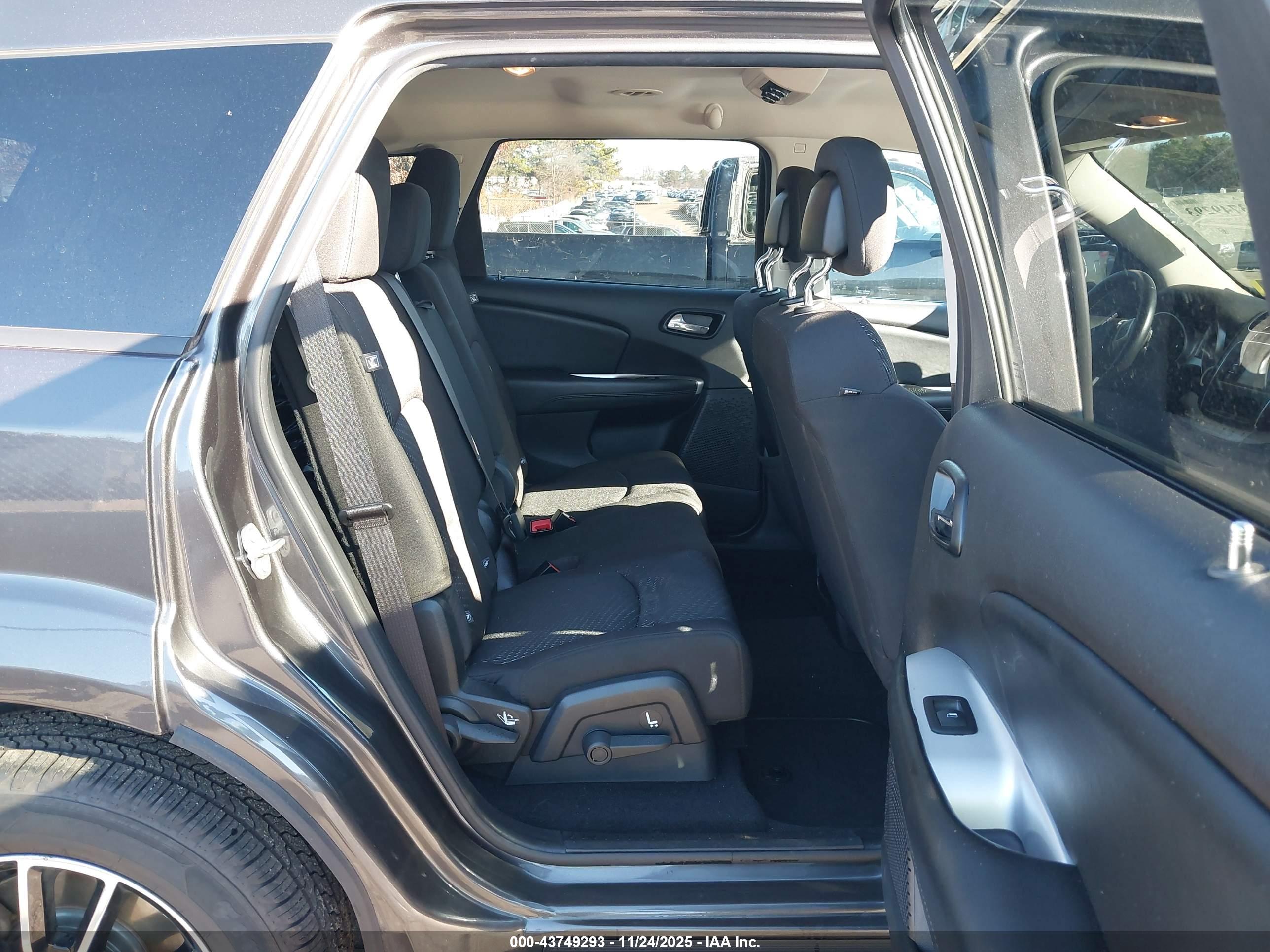 DODGE JOURNEY image 8