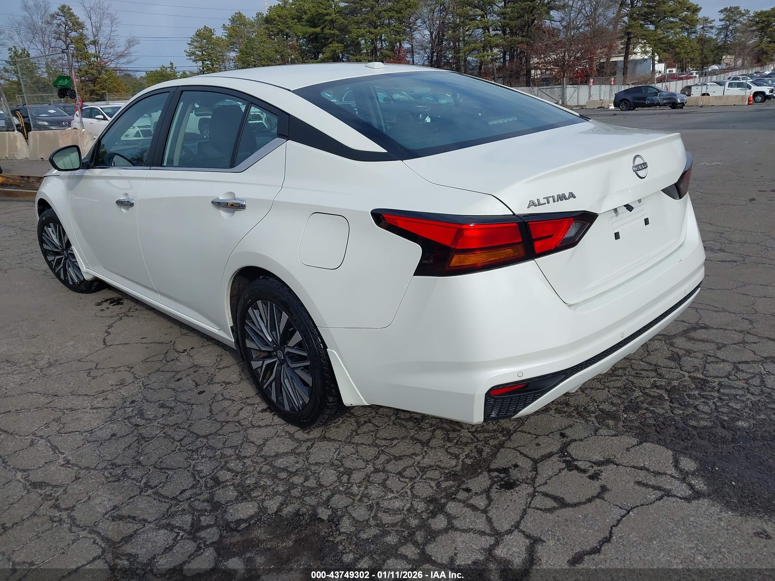 NISSAN ALTIMA image 3
