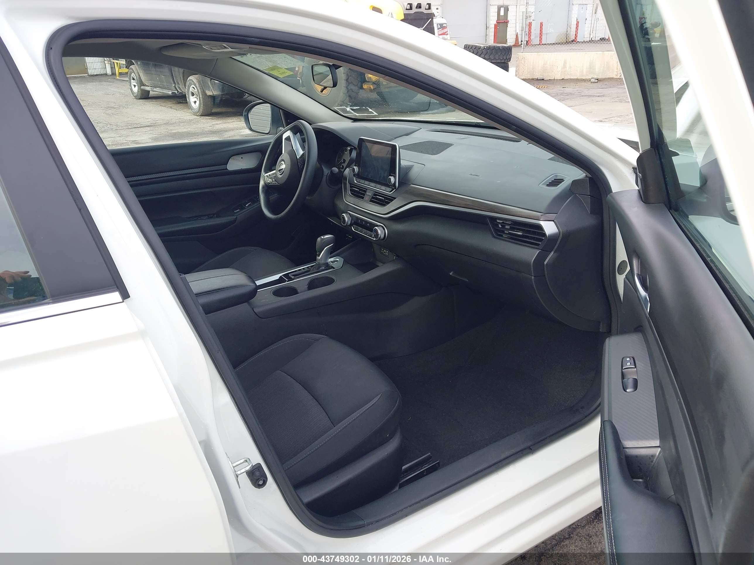 NISSAN ALTIMA image 5