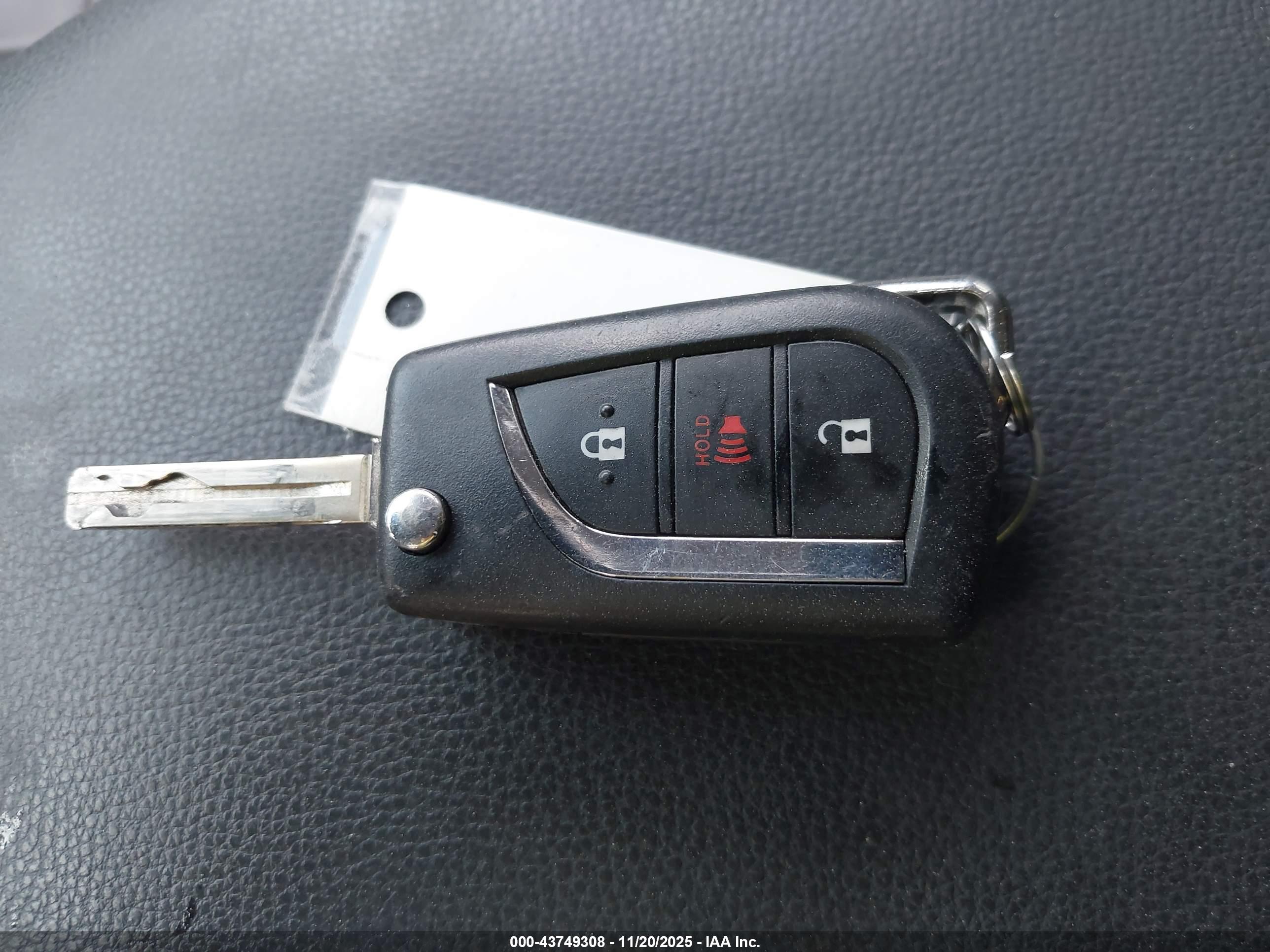 TOYOTA RAV4 image 11