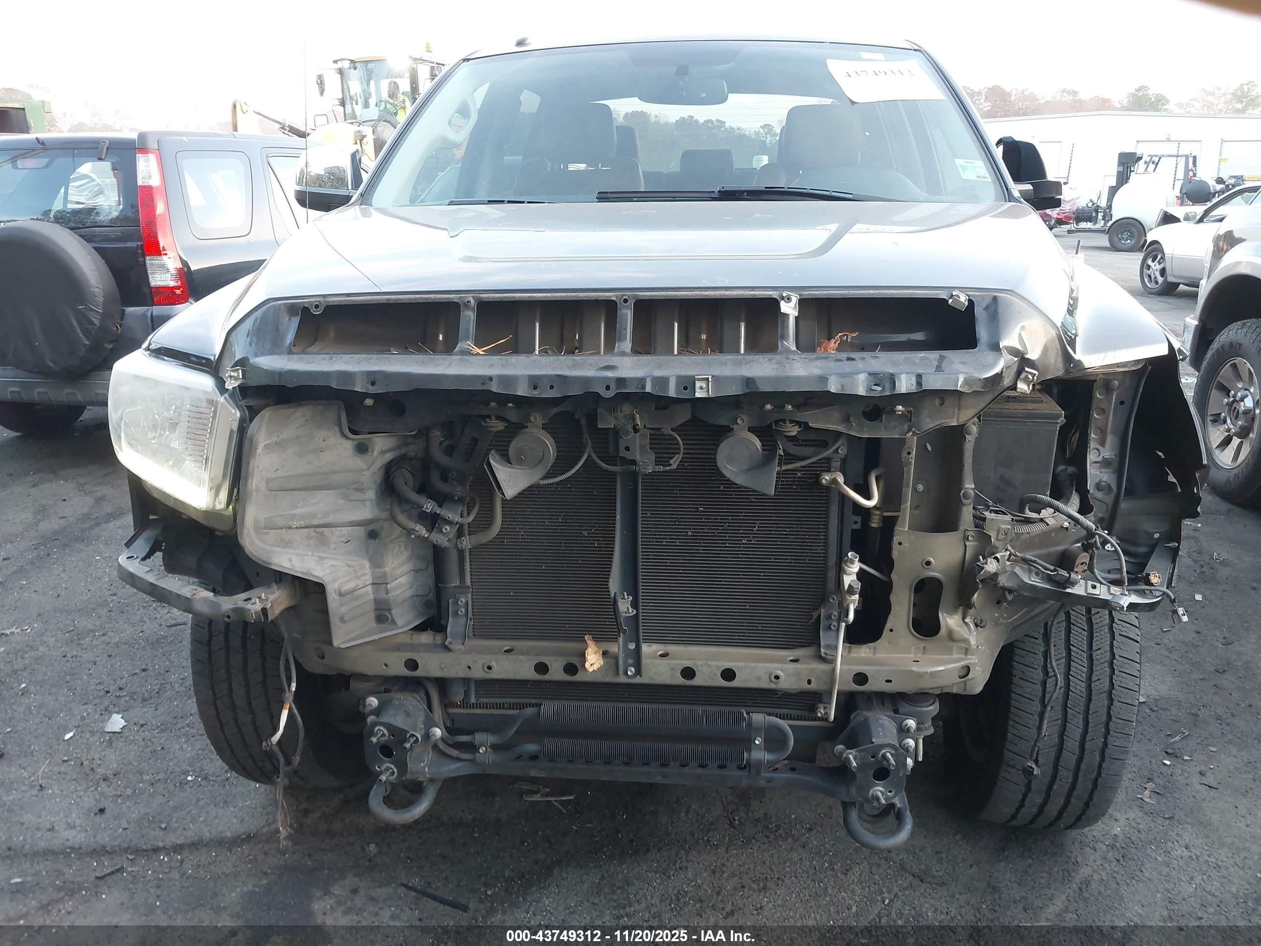 TOYOTA TUNDRA image 6