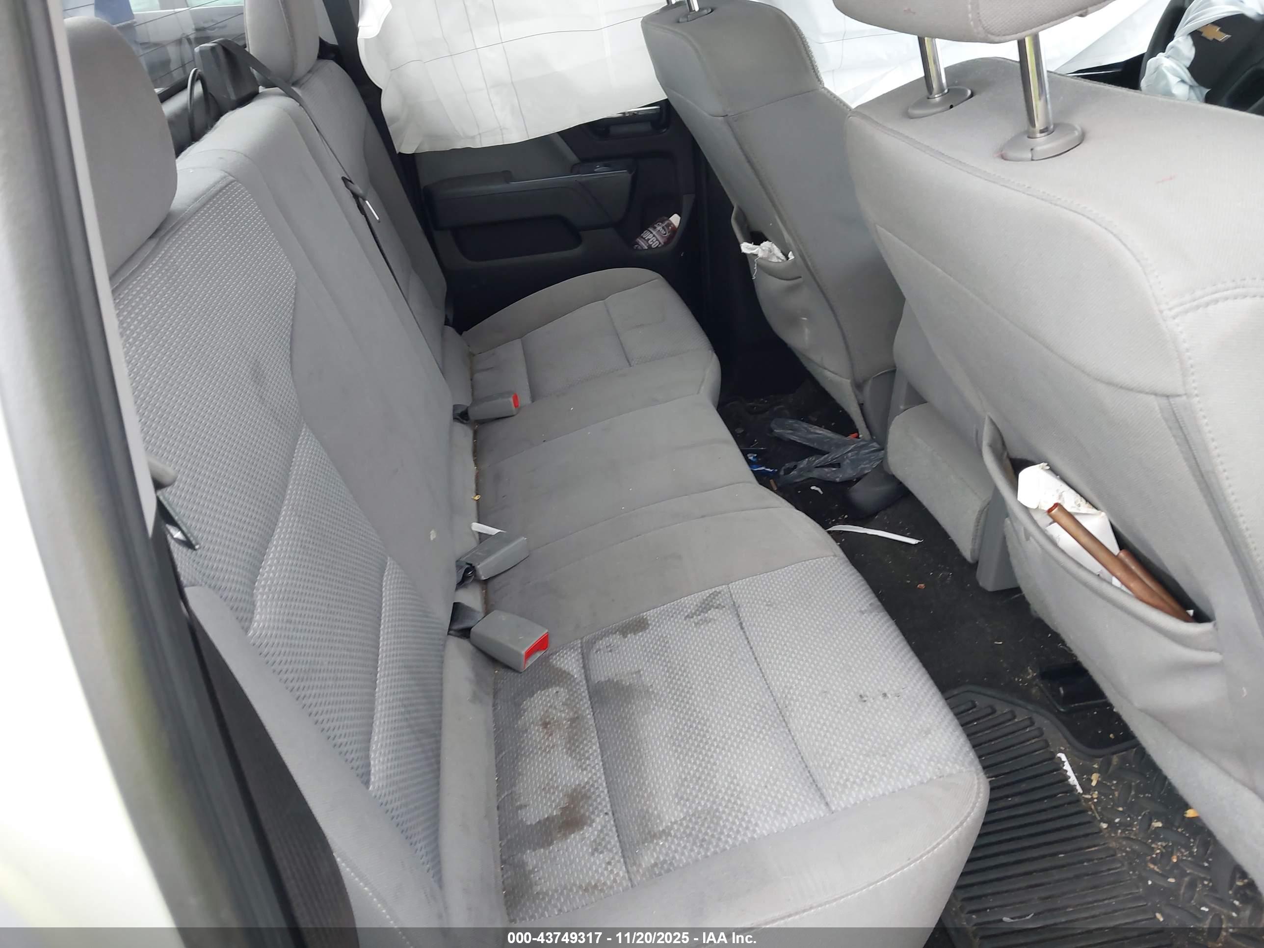 CHEVROLET SILVERADO image 8