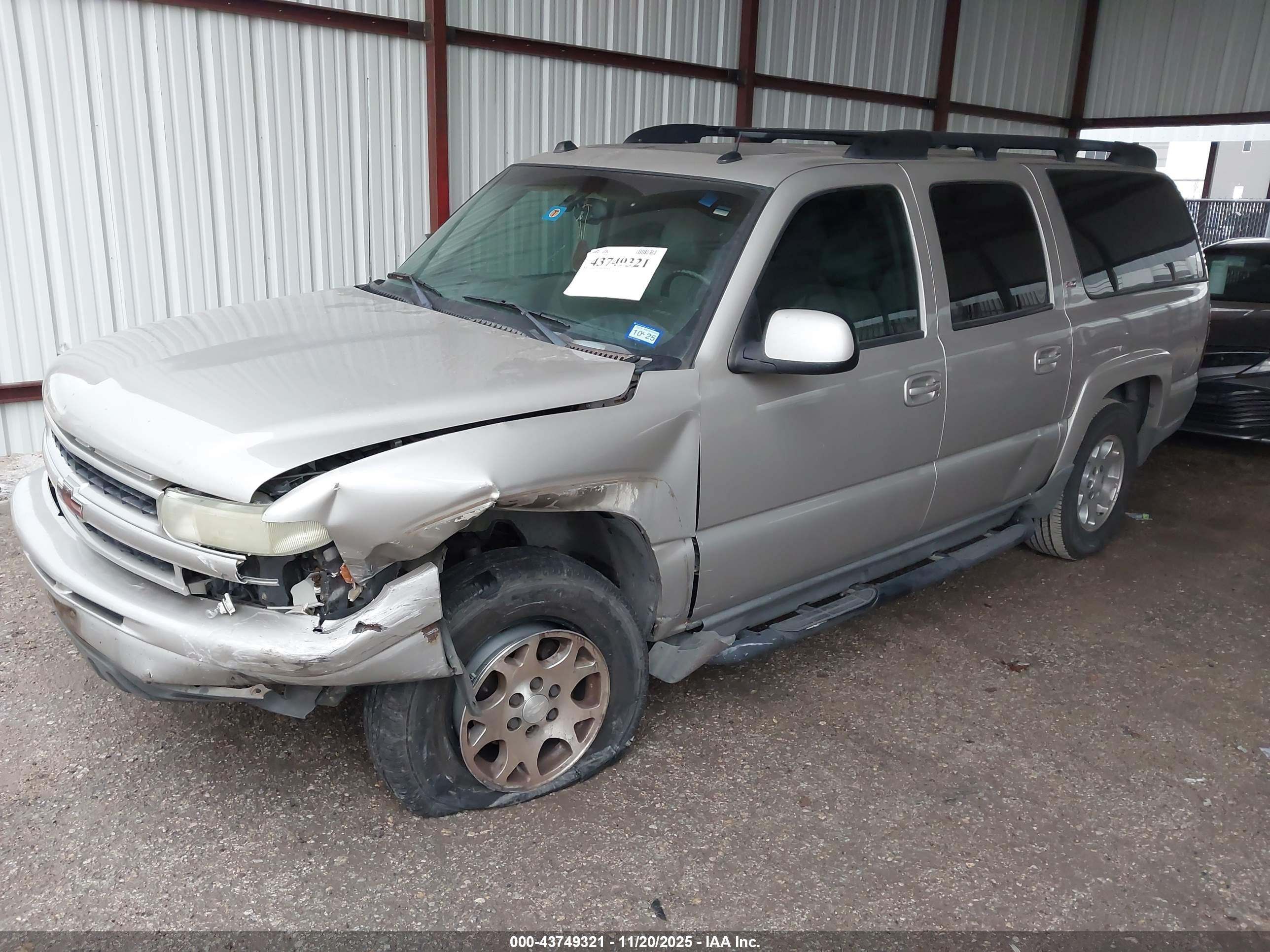 CHEVROLET SUBURBAN image 2