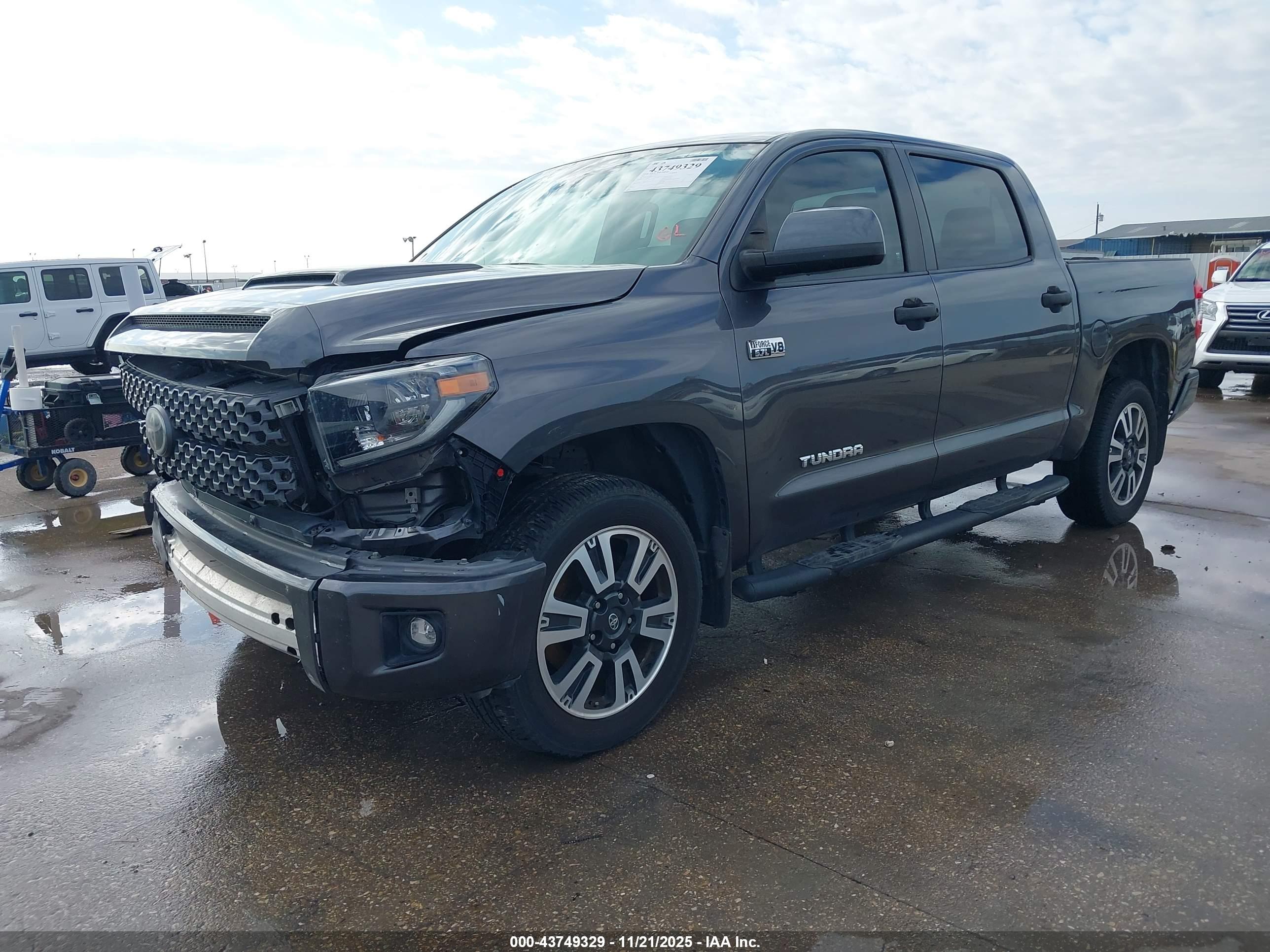 TOYOTA TUNDRA image 2