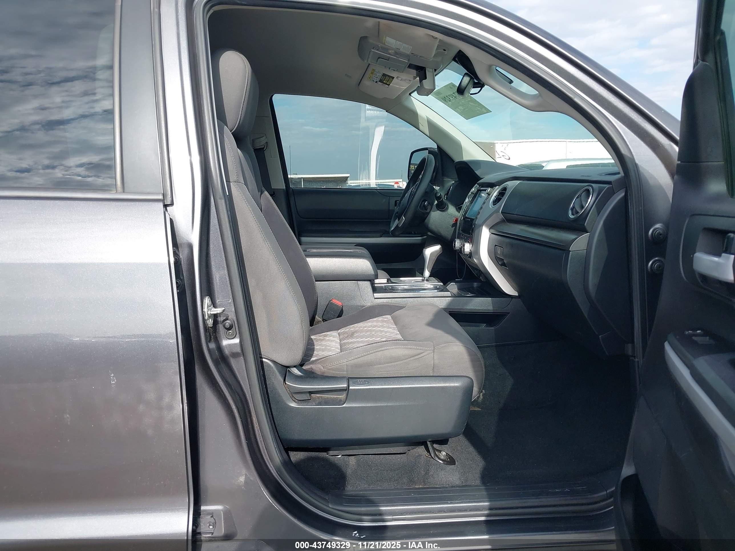 TOYOTA TUNDRA image 5
