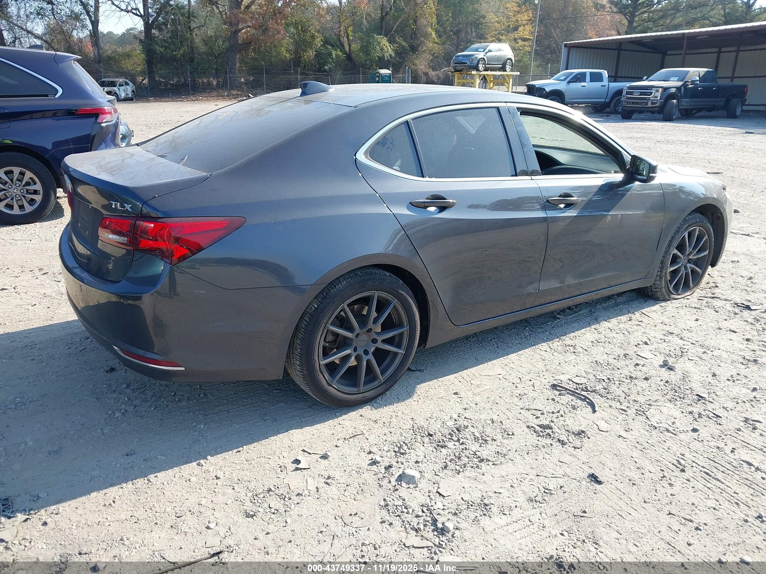 ACURA TLX image 4