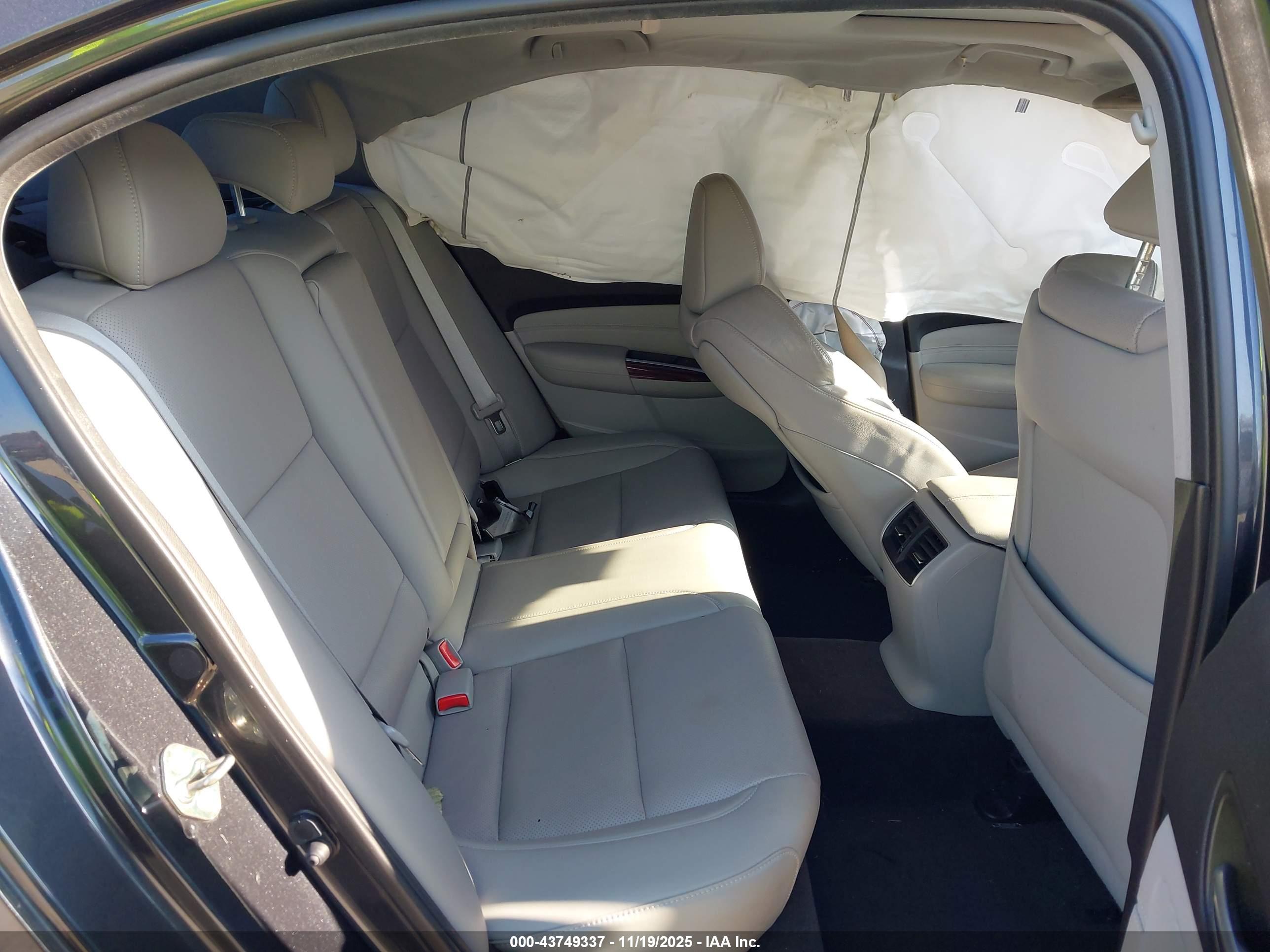 ACURA TLX image 8
