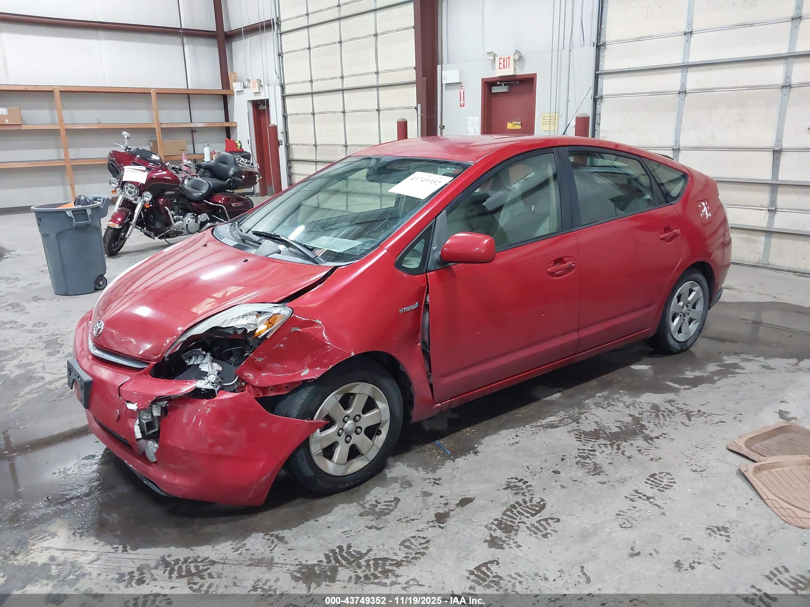 TOYOTA PRIUS image 2