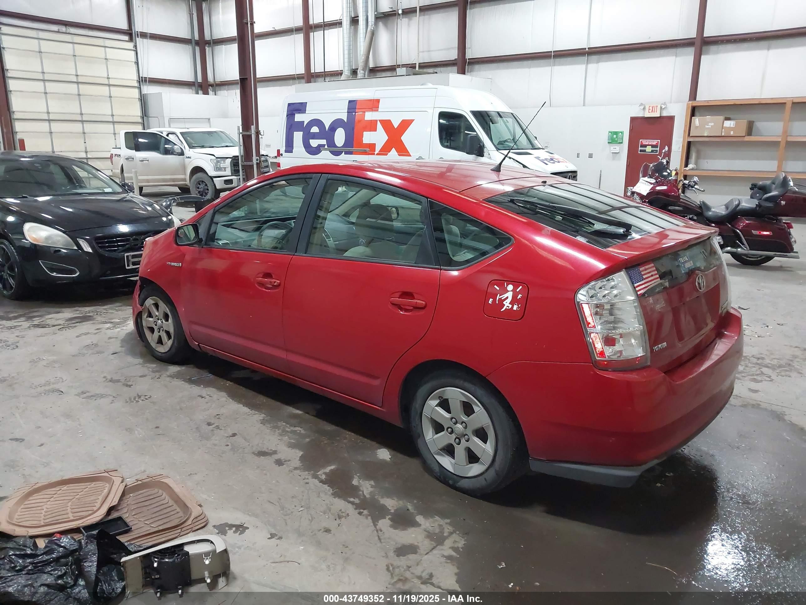 TOYOTA PRIUS image 3