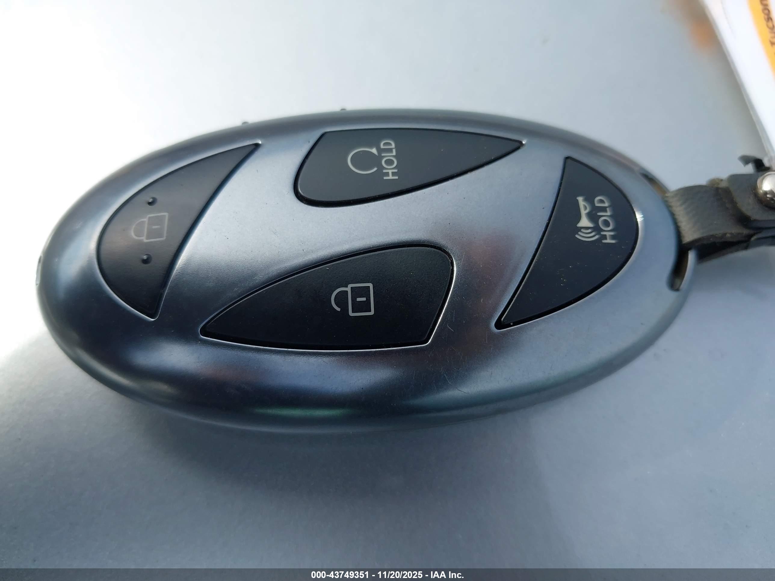 HYUNDAI TUCSON image 11