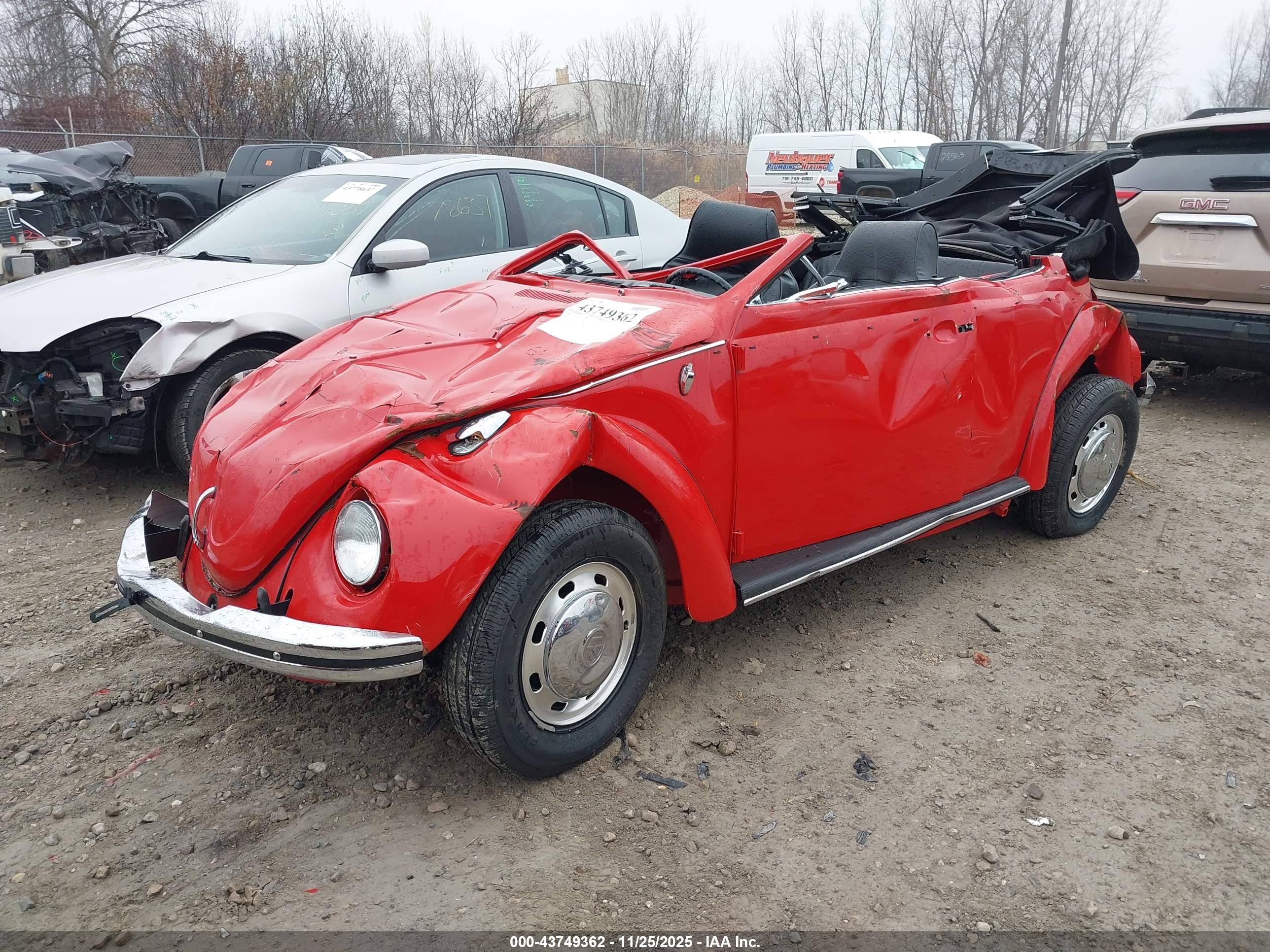 VOLKSWAGEN BEETLE image 2