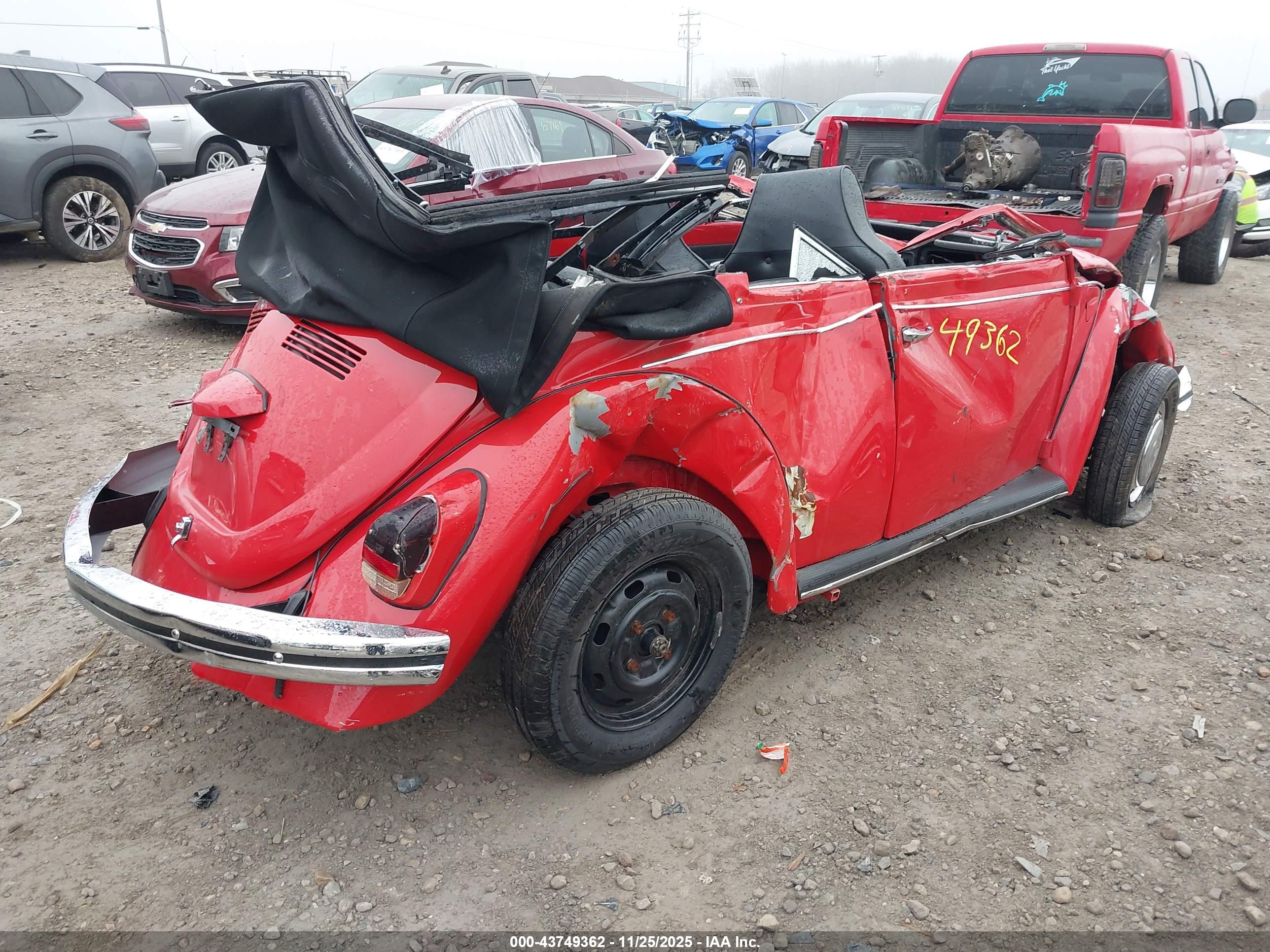 VOLKSWAGEN BEETLE image 4