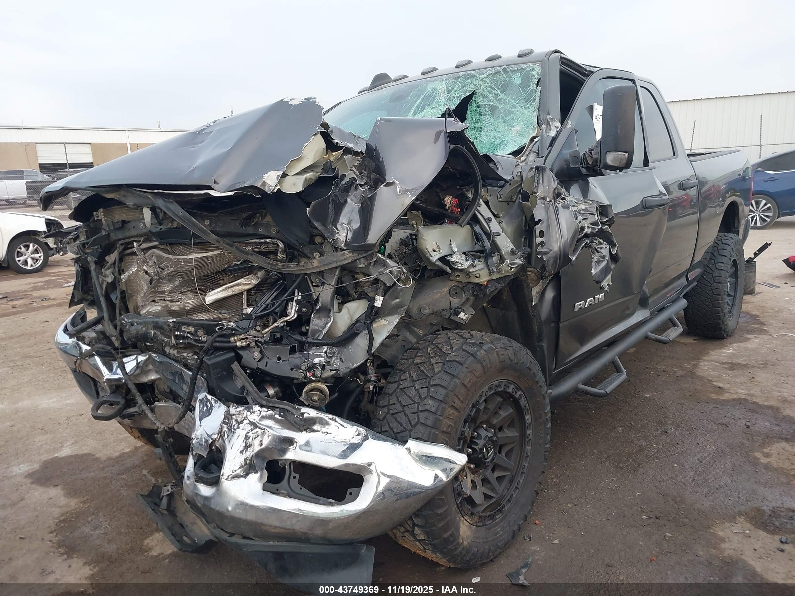 RAM 2500 image 2