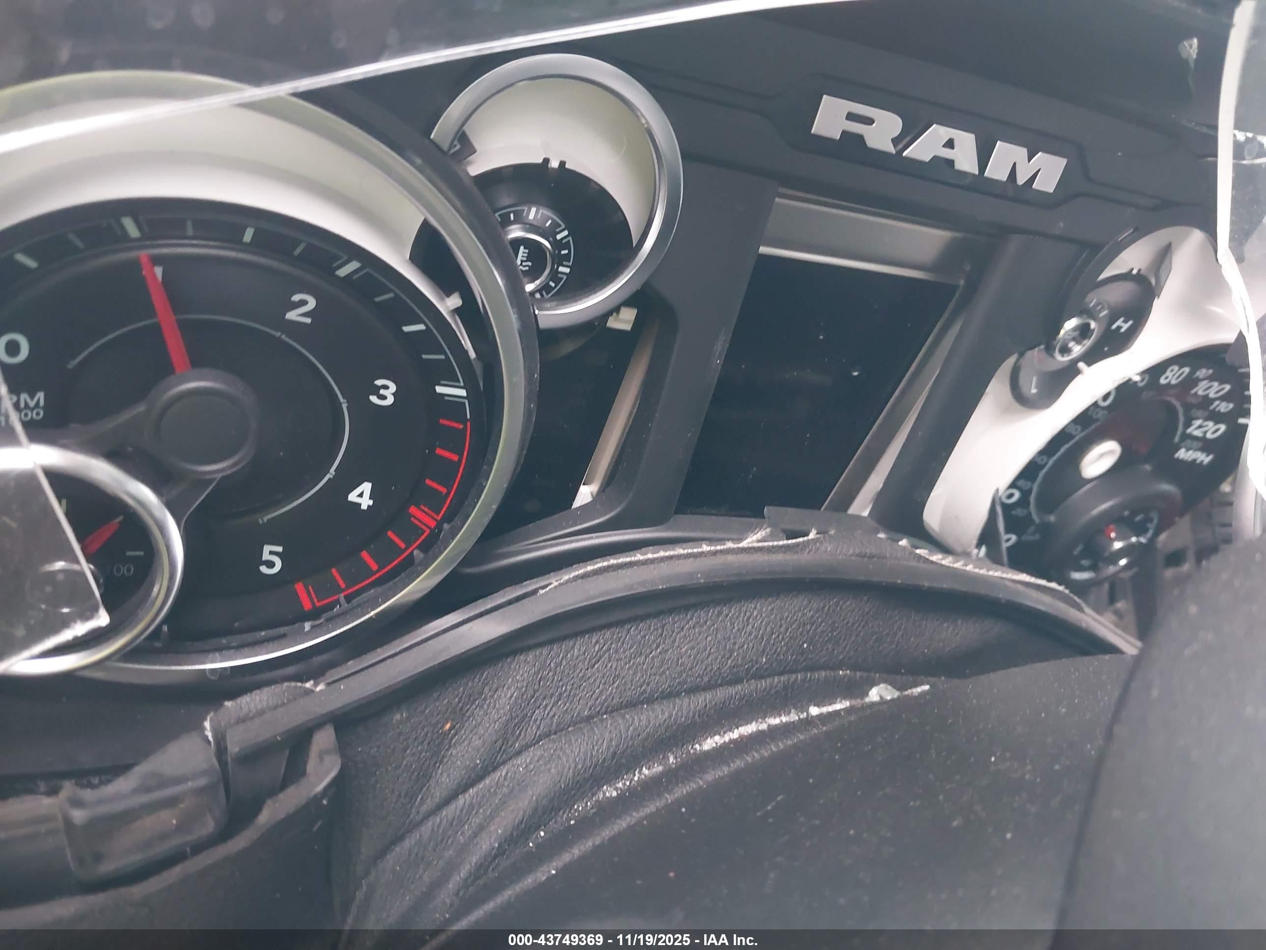 RAM 2500 image 7