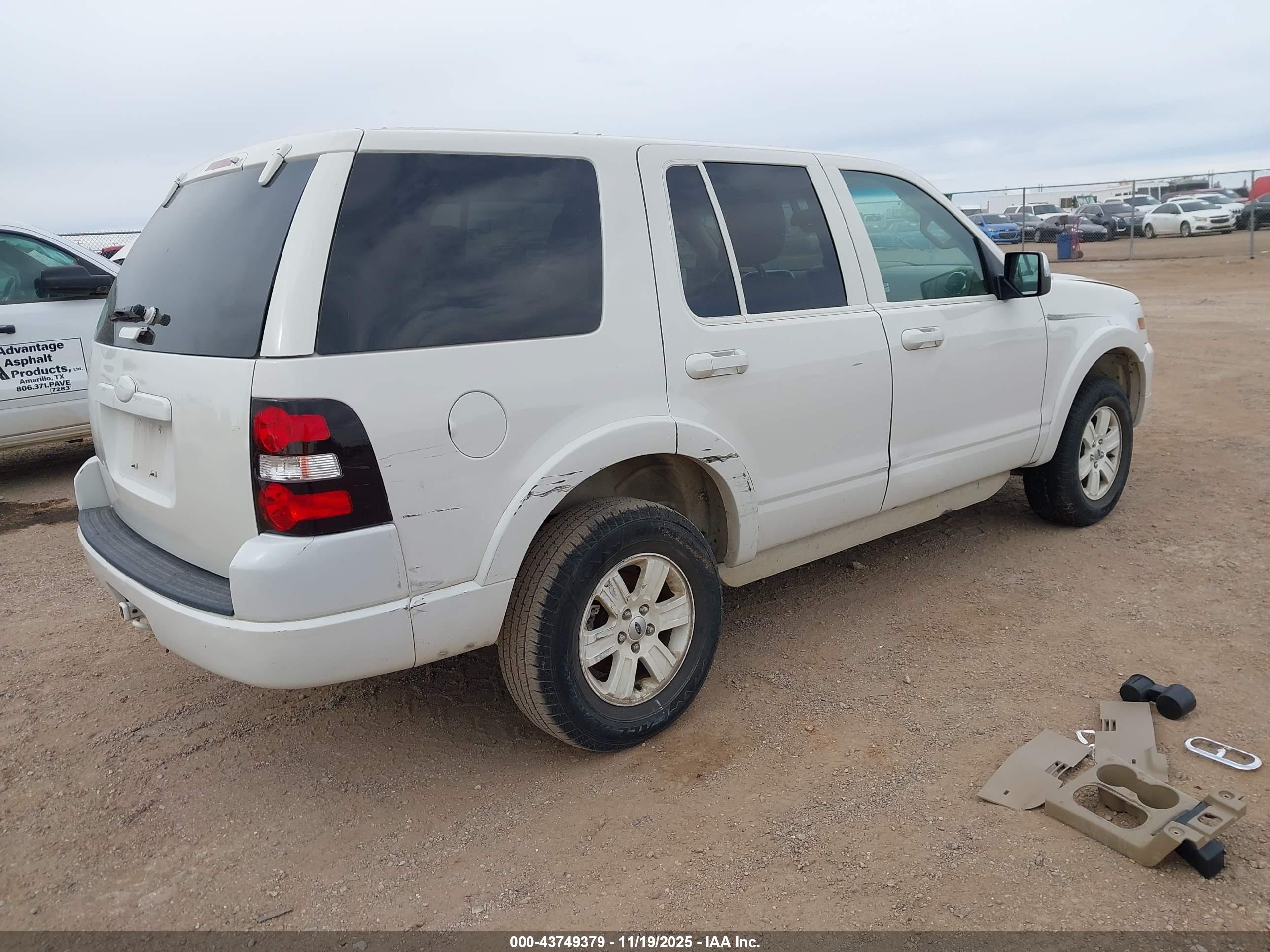 FORD EXPLORER image 4