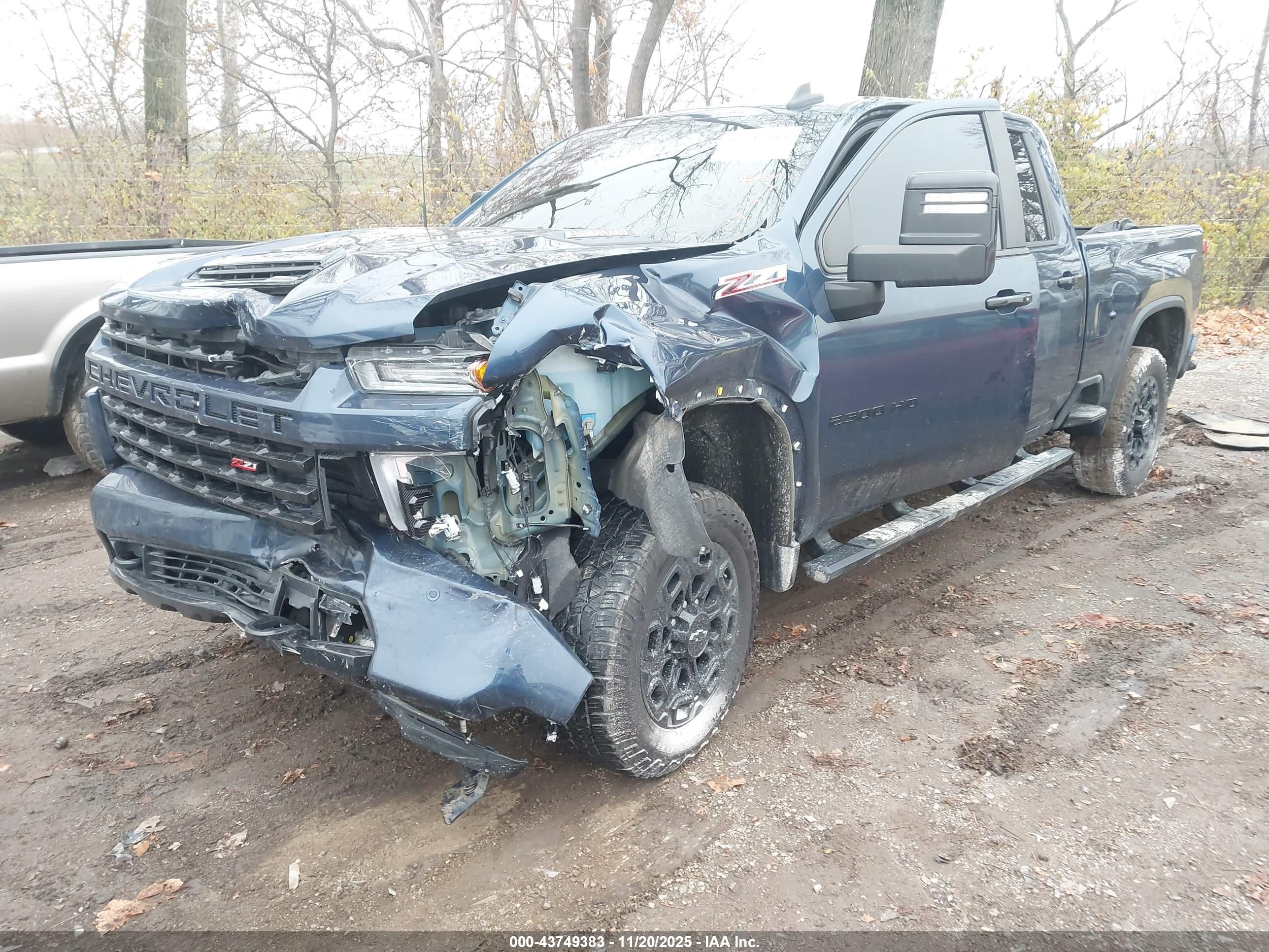 CHEVROLET SILVERADO image 2