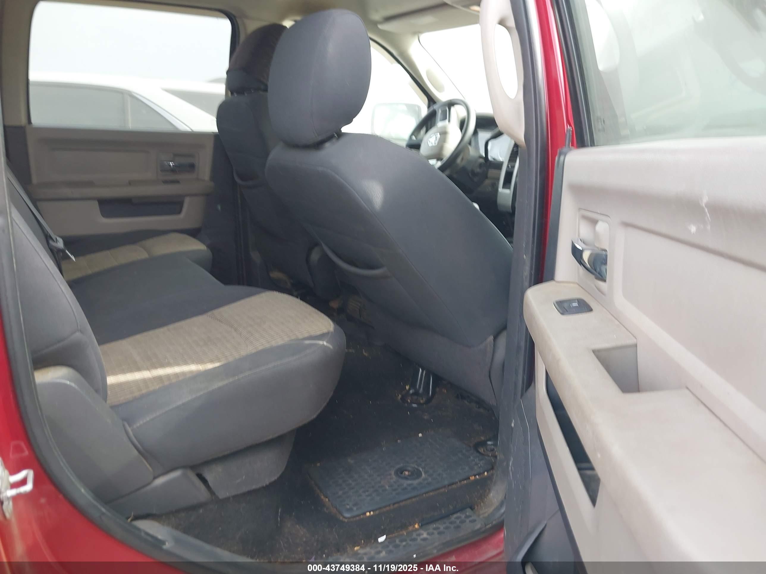 DODGE RAM image 8