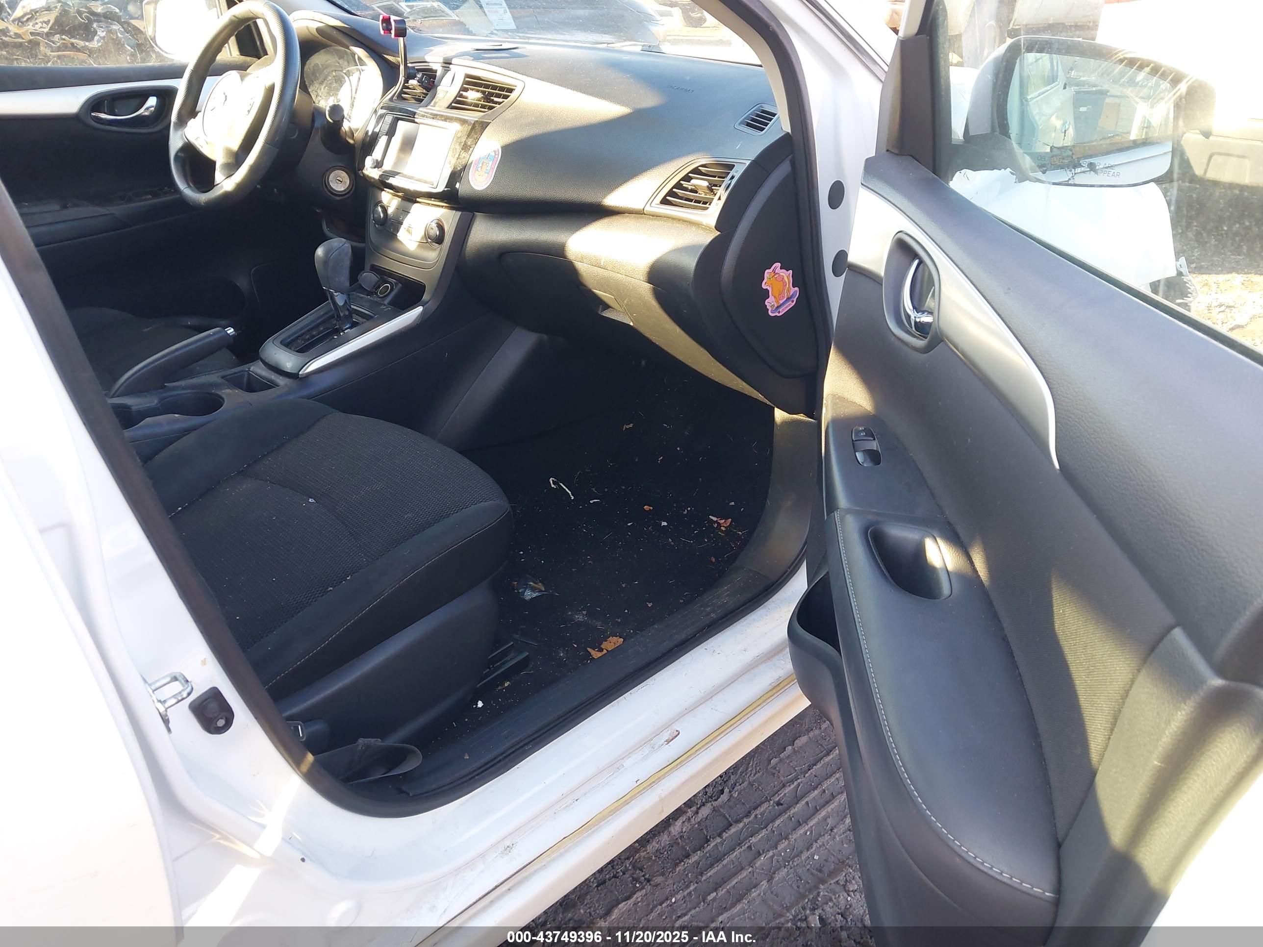 NISSAN SENTRA image 5