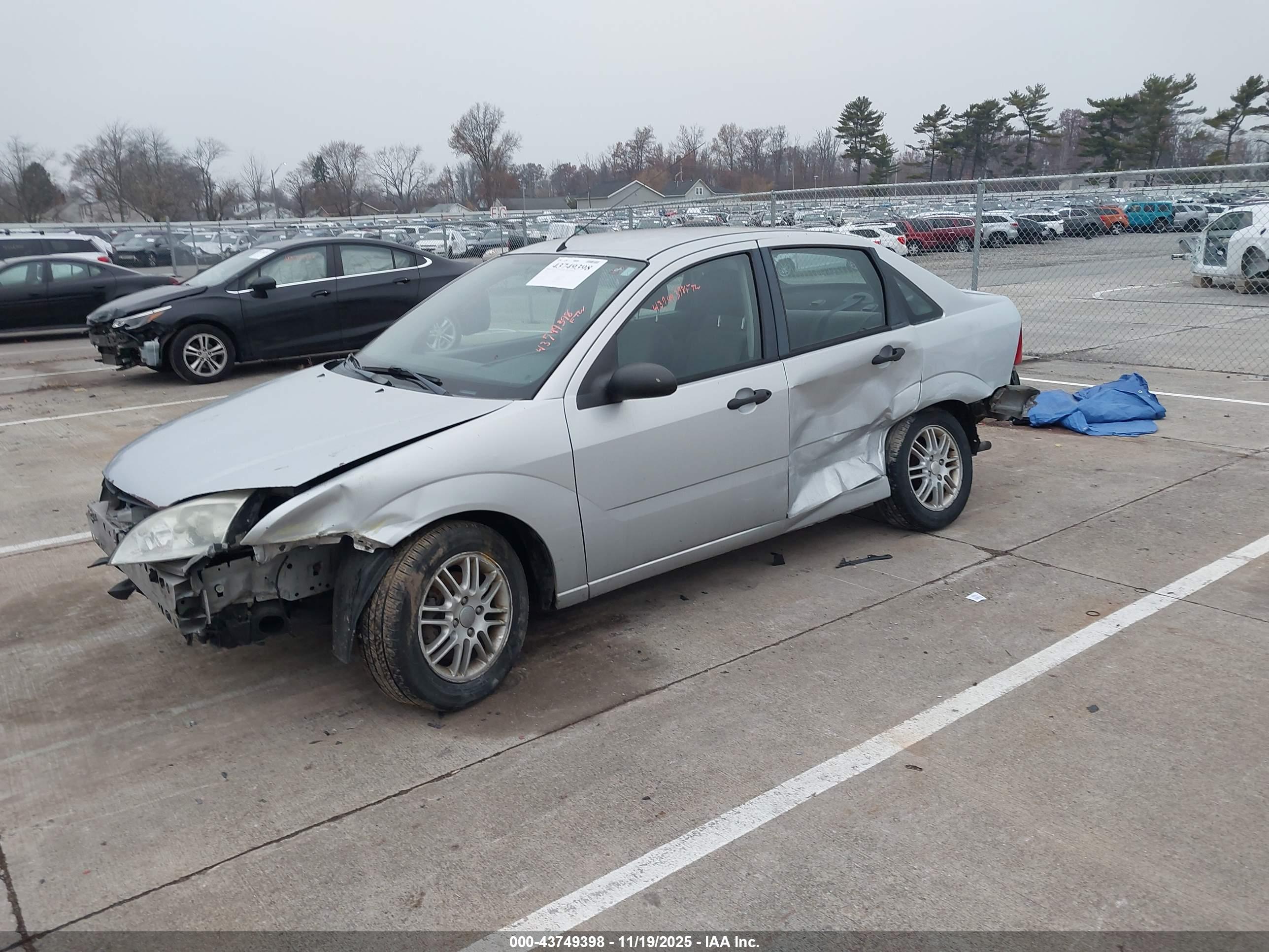 FORD FOCUS image 2