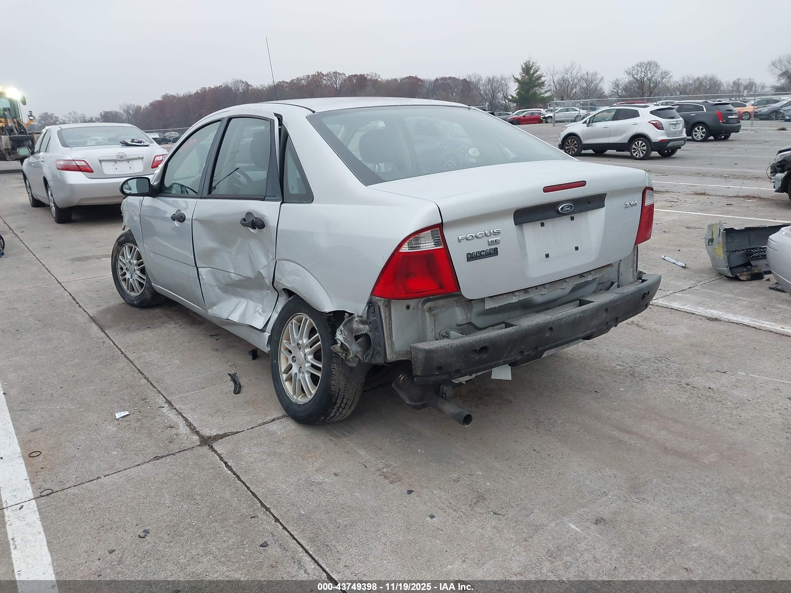 FORD FOCUS image 3