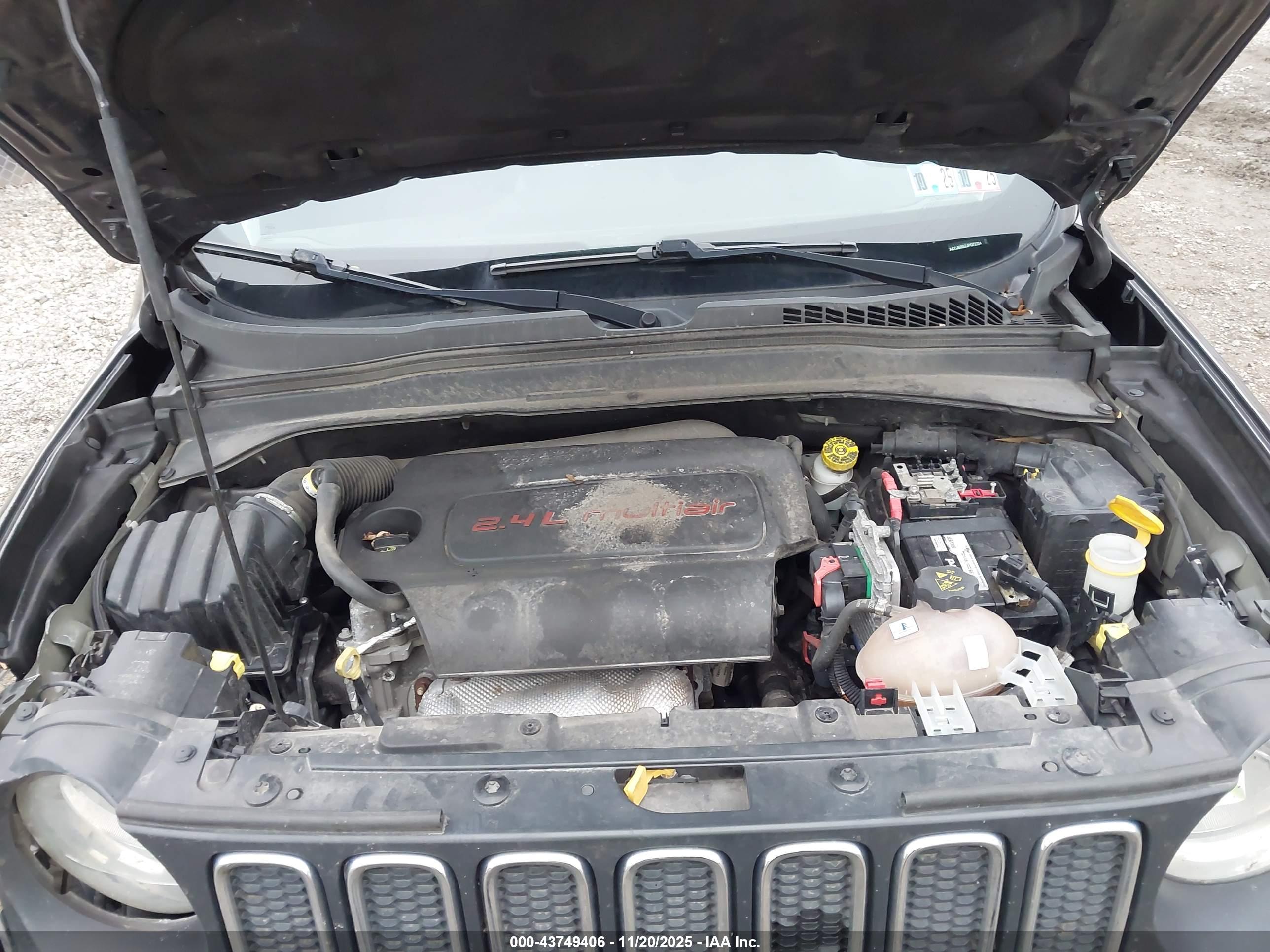 JEEP RENEGADE image 10
