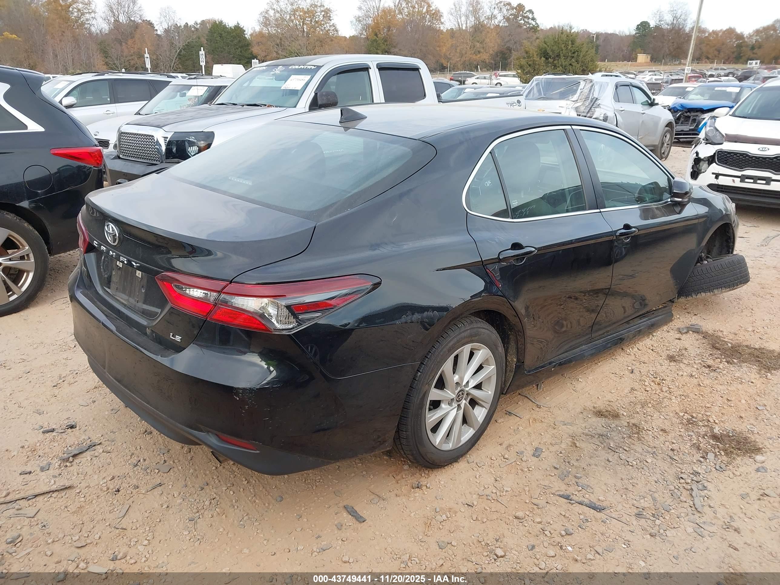 TOYOTA CAMRY image 4