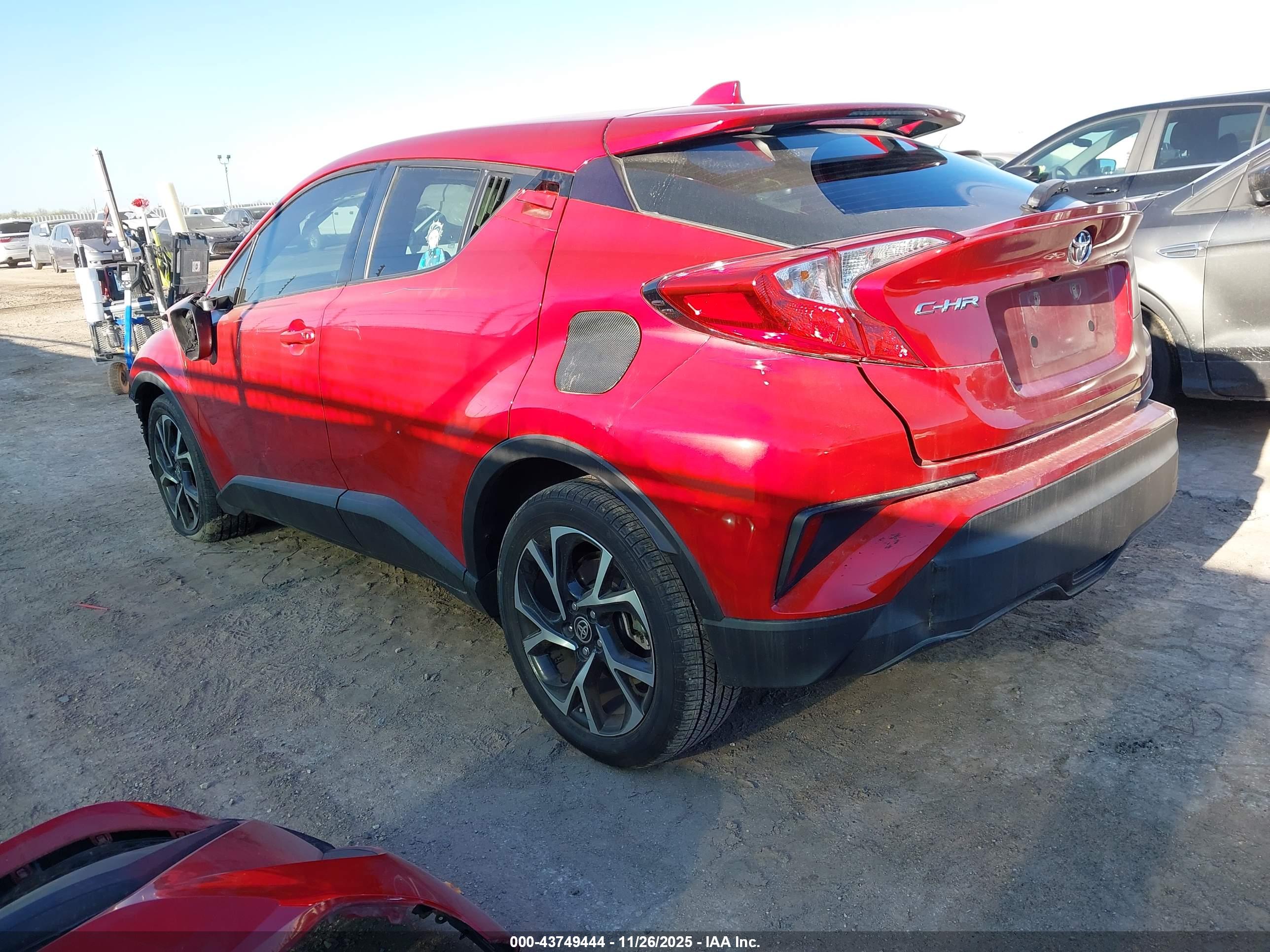TOYOTA C-HR image 3