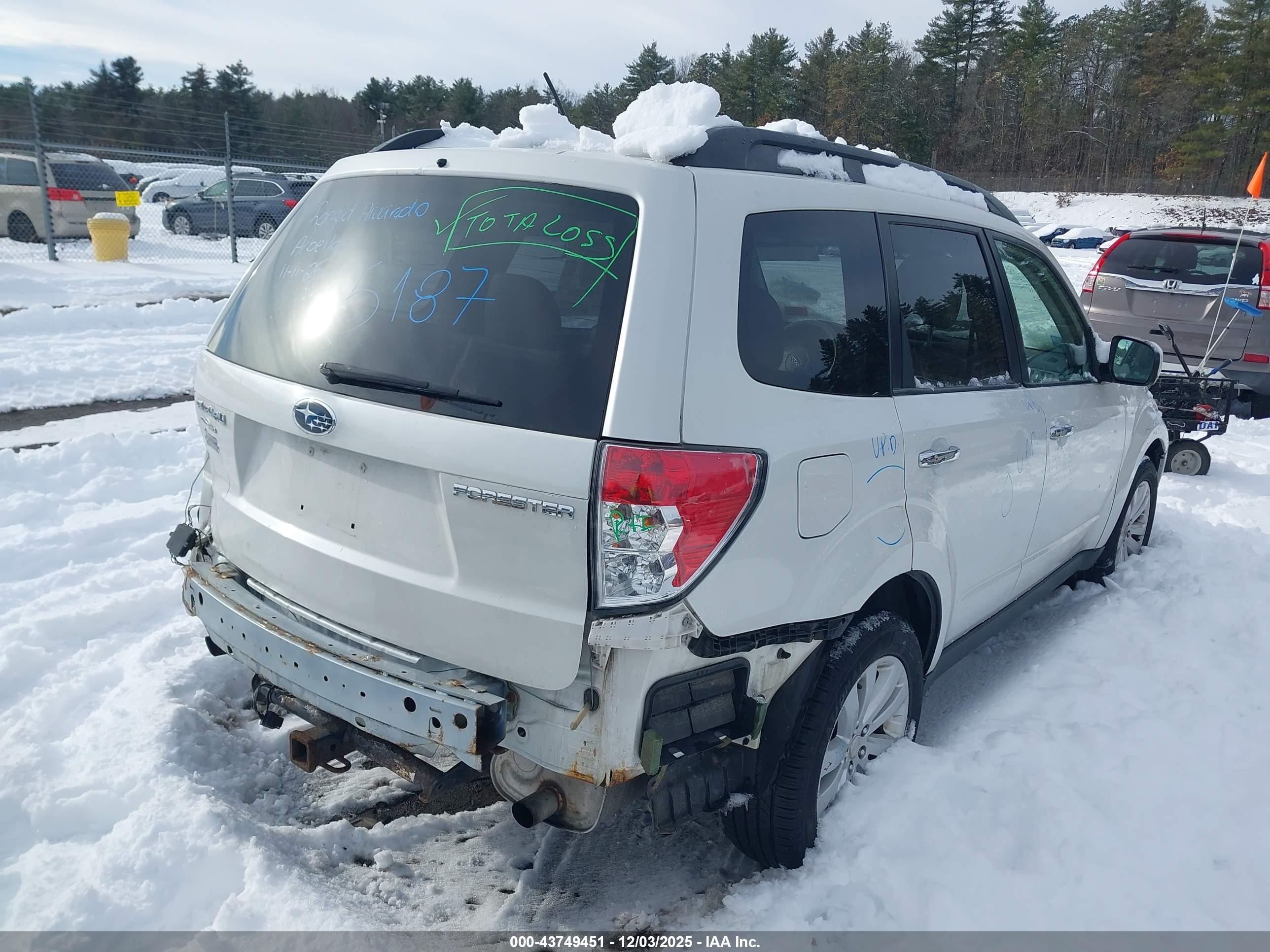 SUBARU FORESTER image 4