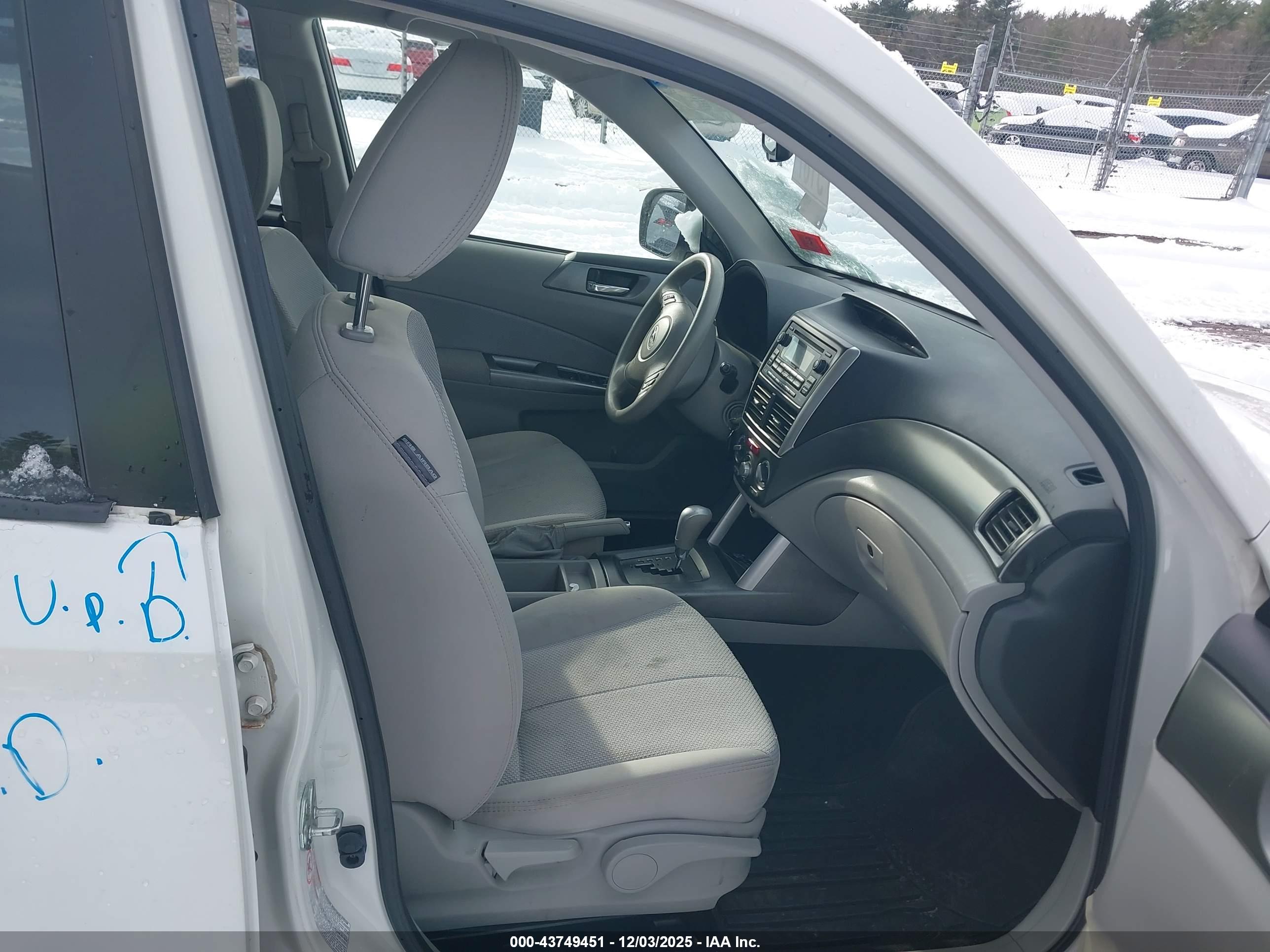 SUBARU FORESTER image 5