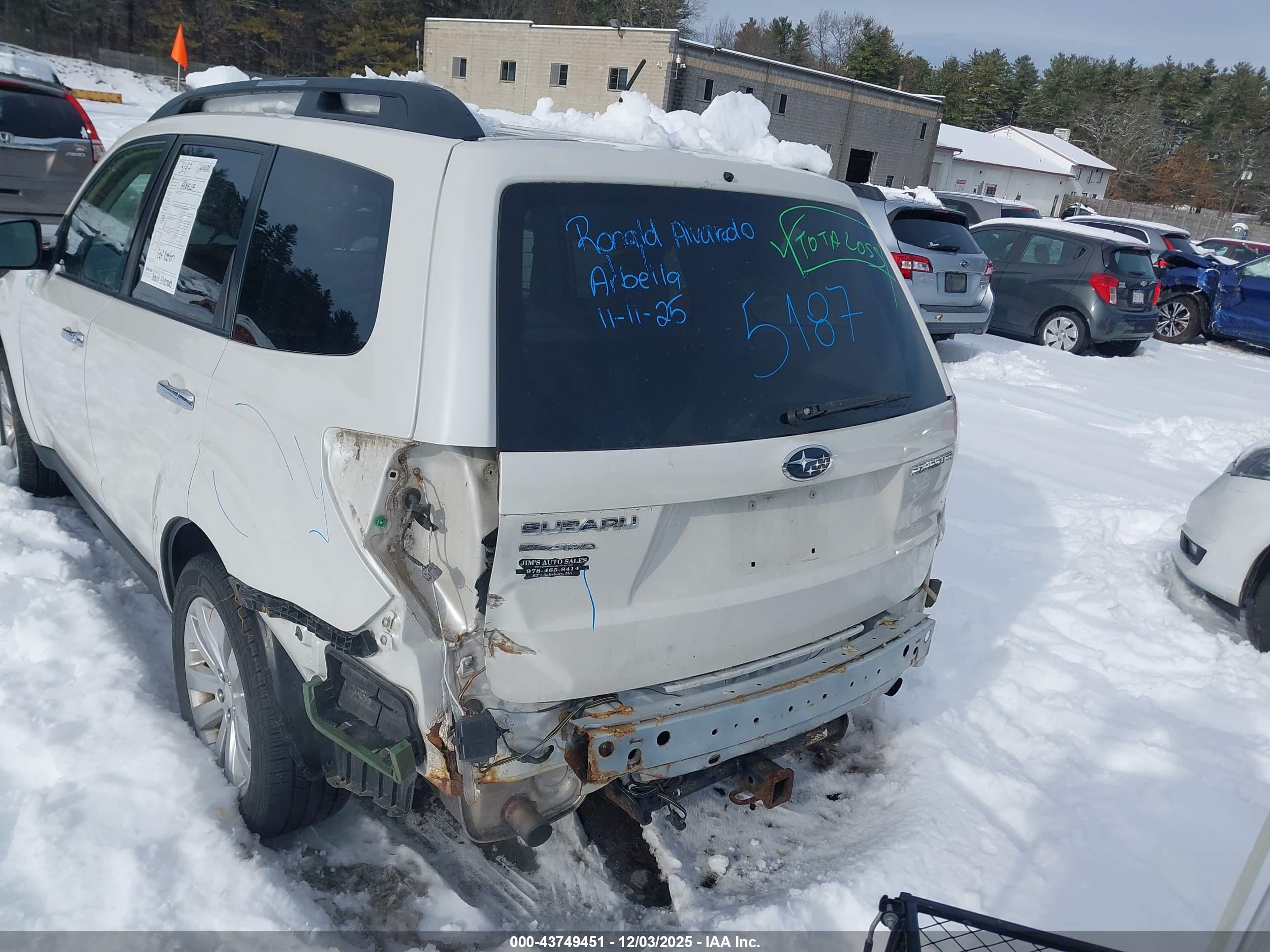 SUBARU FORESTER image 6