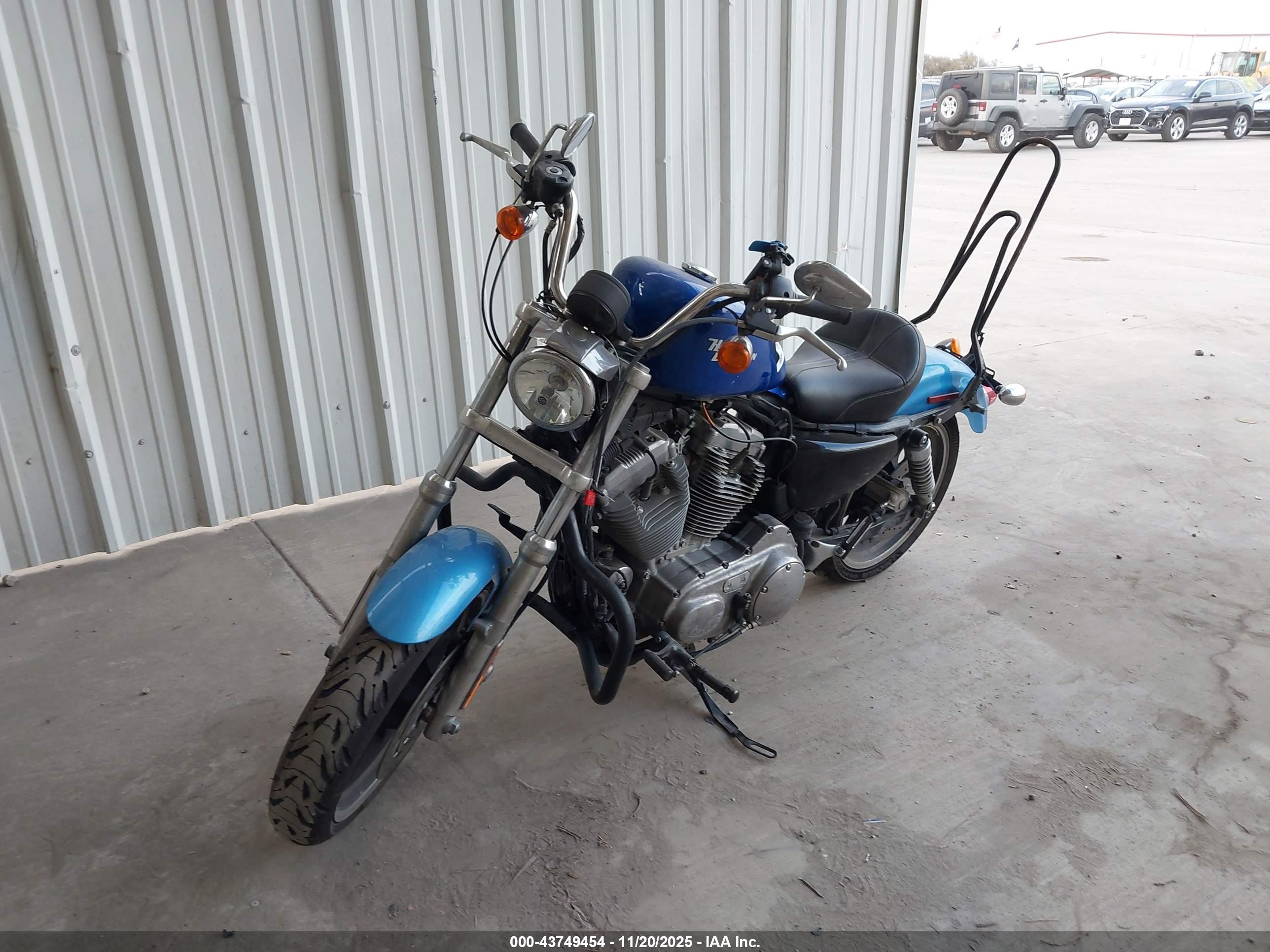 HARLEY-DAVIDSON XL883 image 2