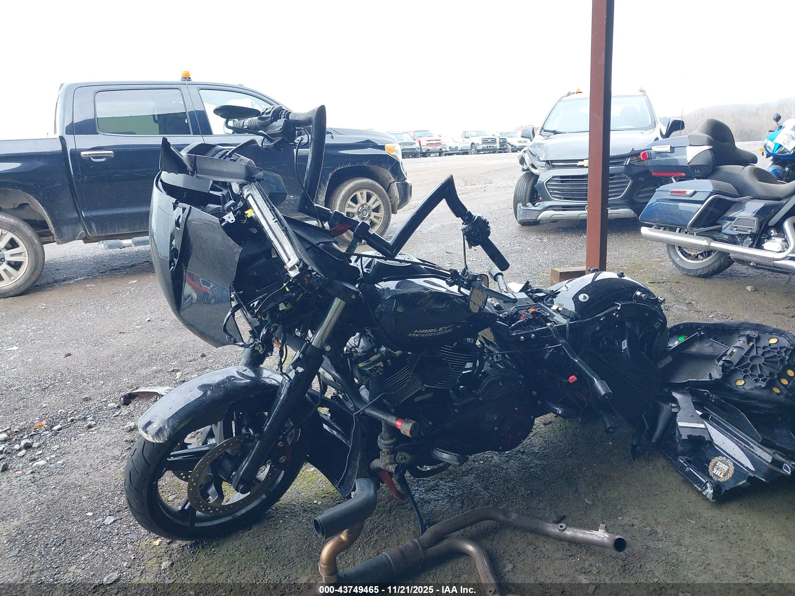 HARLEY-DAVIDSON FLTRX image 2