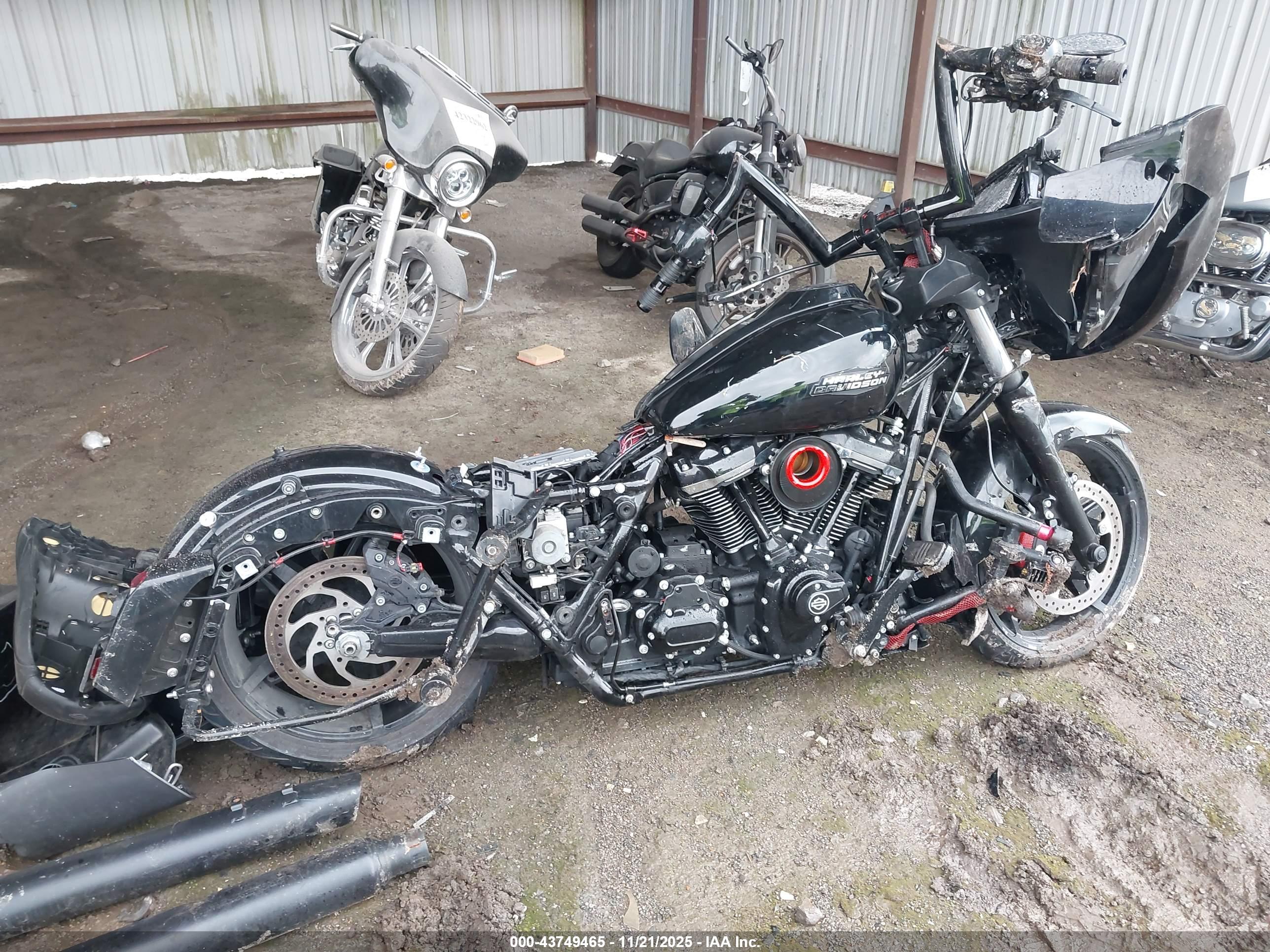 HARLEY-DAVIDSON FLTRX image 4