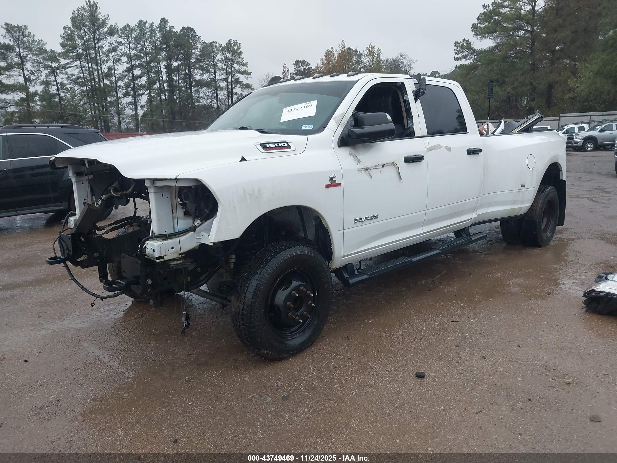 RAM 3500 image 2