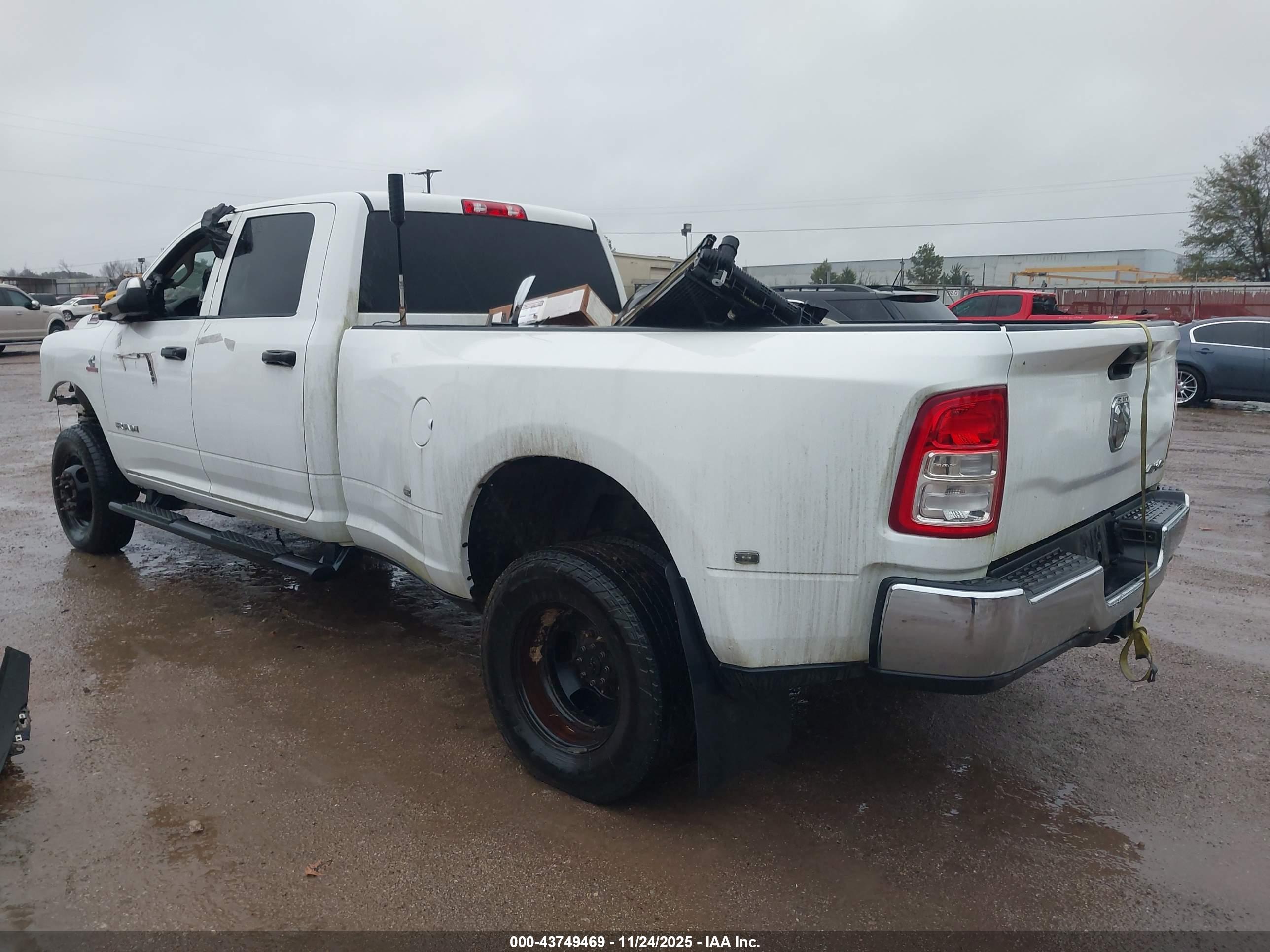 RAM 3500 image 3