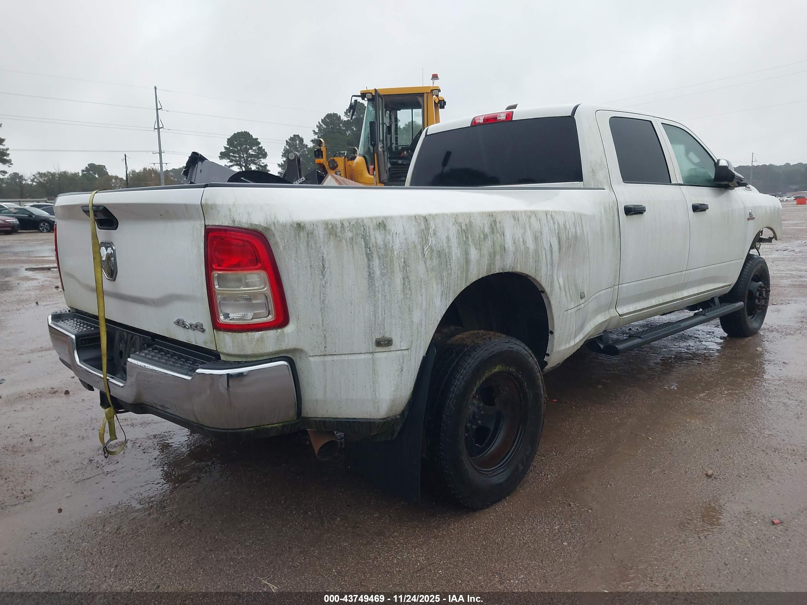 RAM 3500 image 4