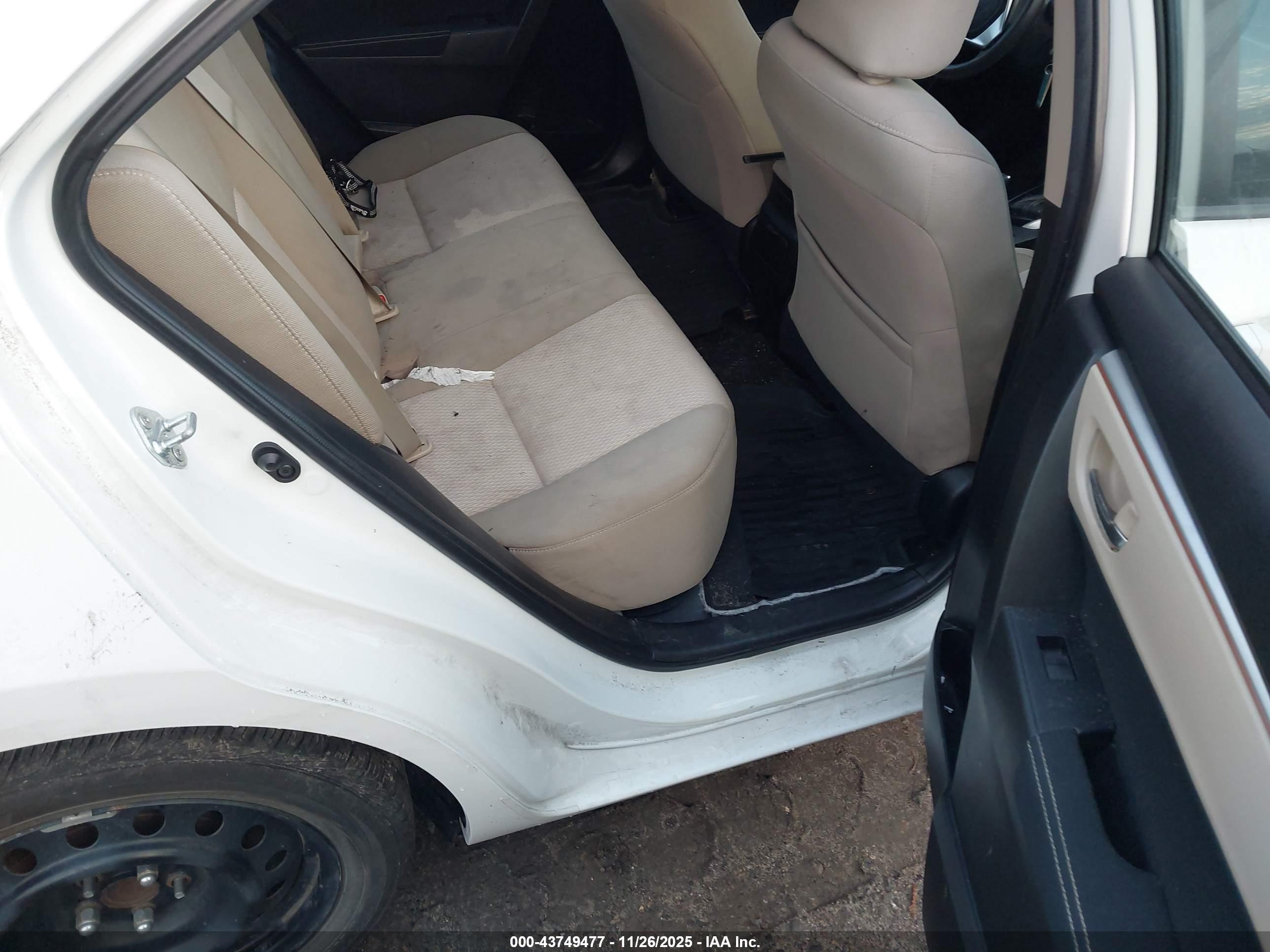 TOYOTA COROLLA image 8