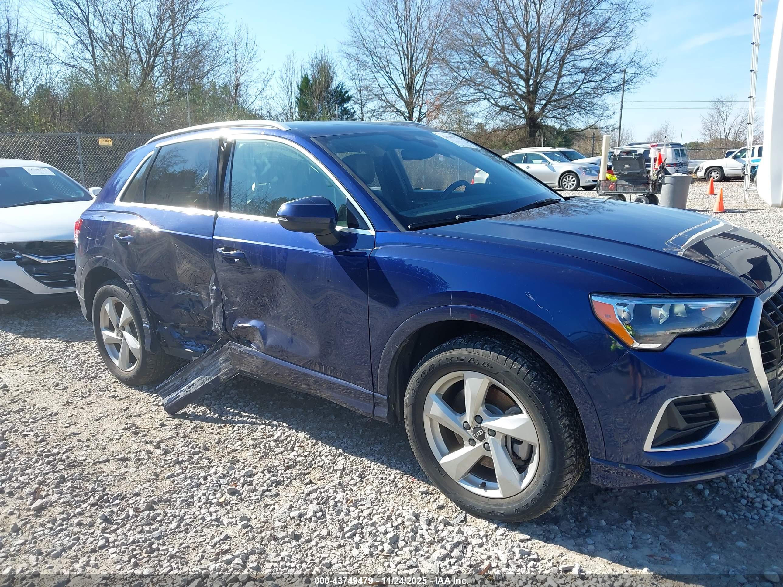 AUDI Q3 image 6