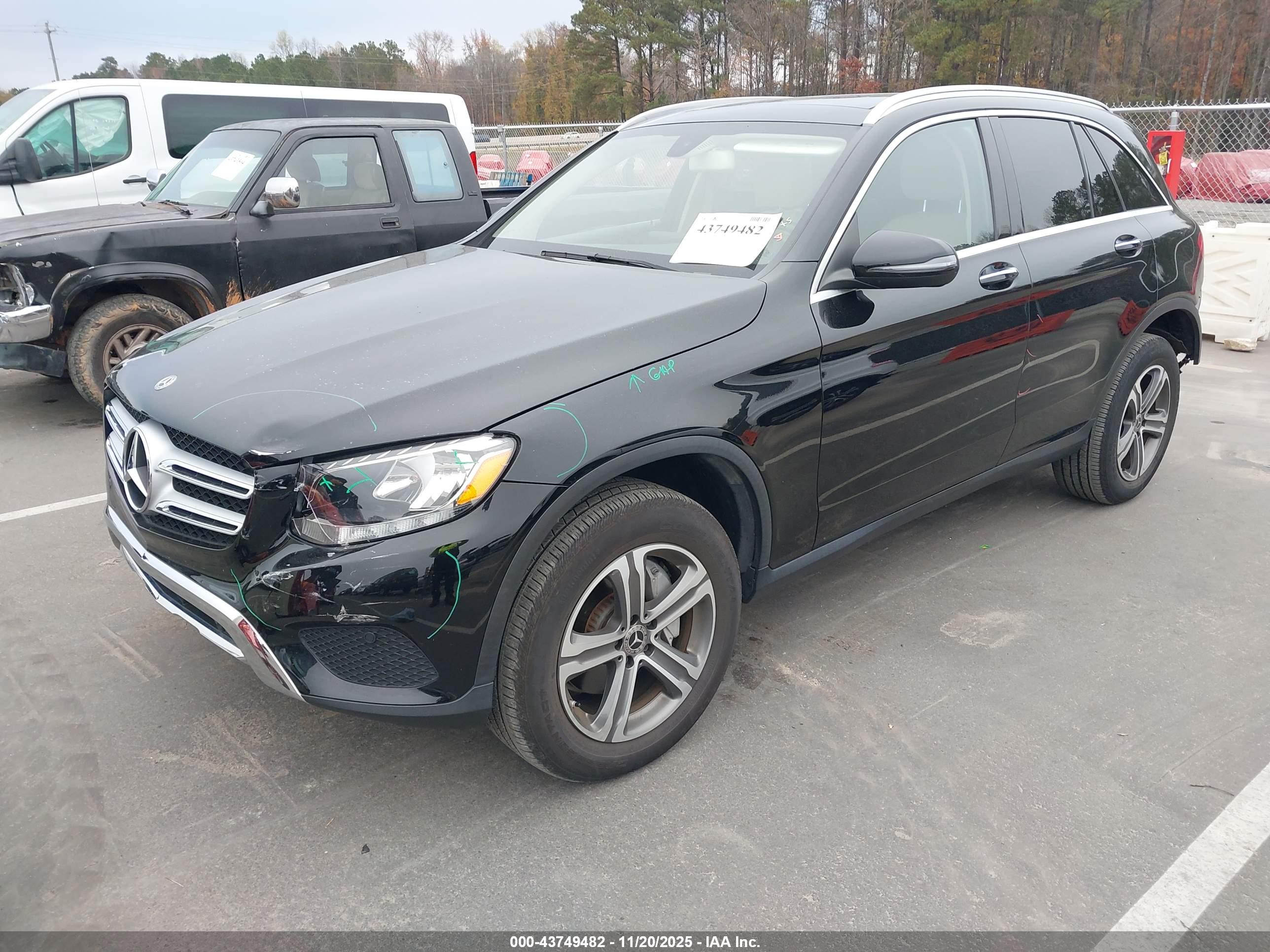 MERCEDES-BENZ GLC image 2